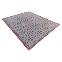 Handgefertigter Flachgewebe-Teppich aus Baumwolle, rosa und weißes Blattmuster, indischer Dhurrie