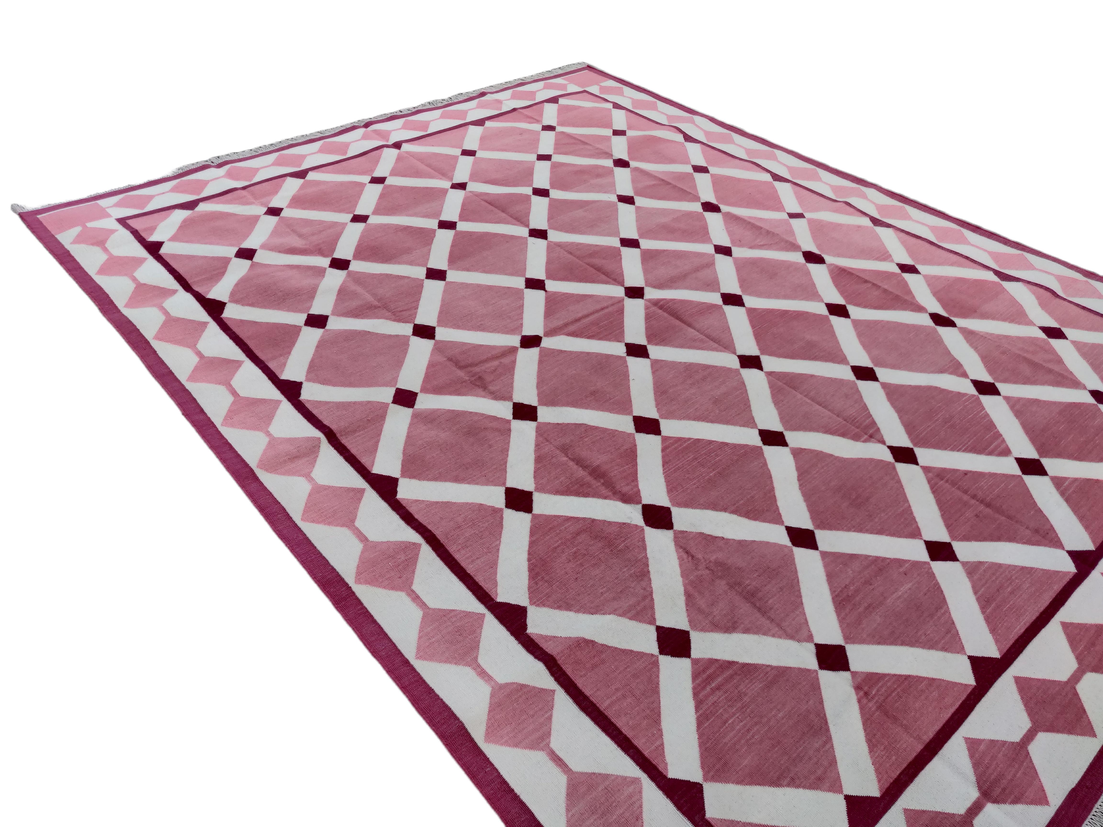 Handmade Cotton Area Flat Weave Rug, 8x10 Pink Indian Star Geometric Dhurrie Rug For Sale 4