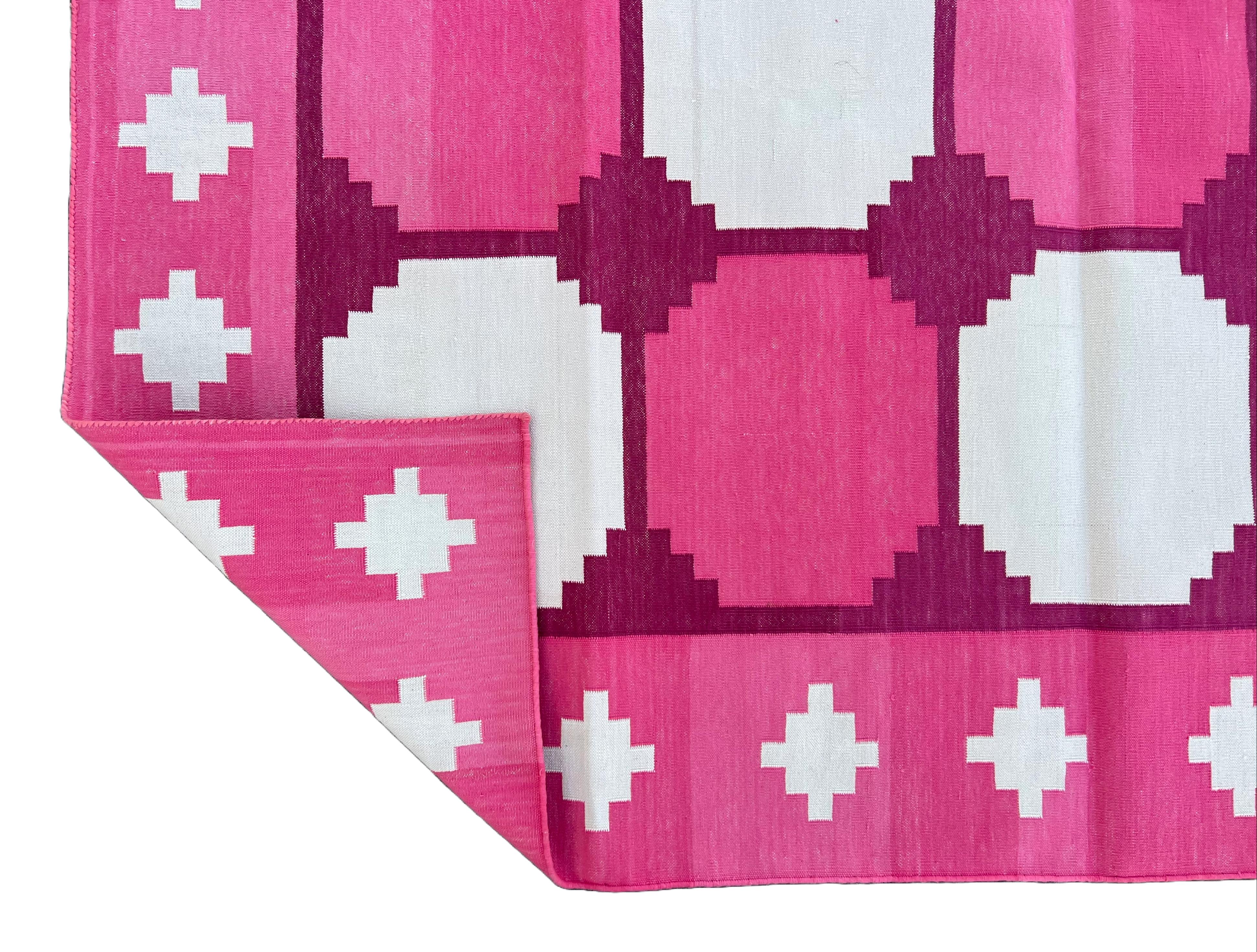 Handmade Cotton Area Flat Weave Rug, Pink & White Indian Star Geometric Dhurrie For Sale 5