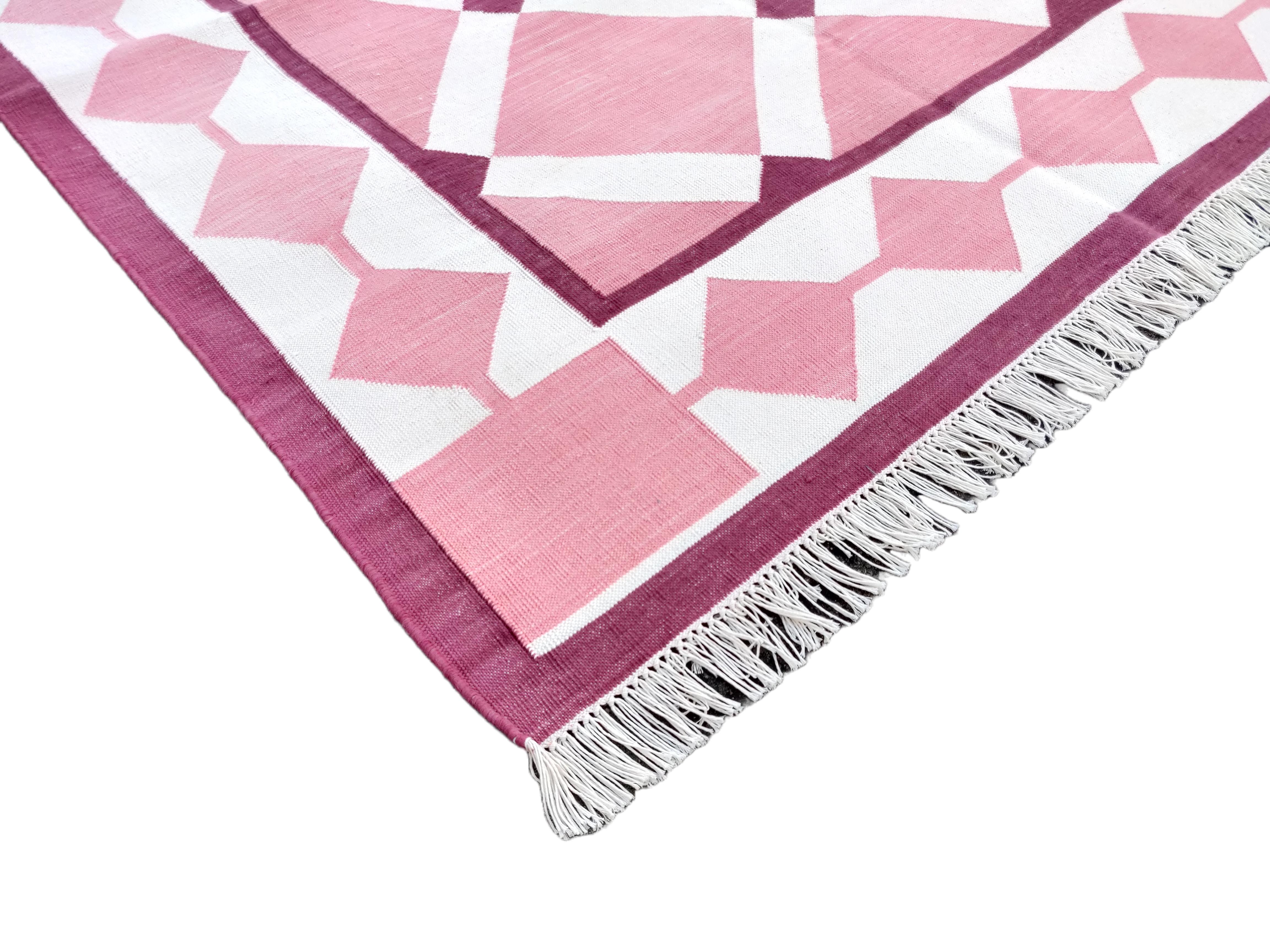 Hand-Woven Handmade Cotton Area Flat Weave Rug, 8x10 Pink Indian Star Geometric Dhurrie Rug For Sale