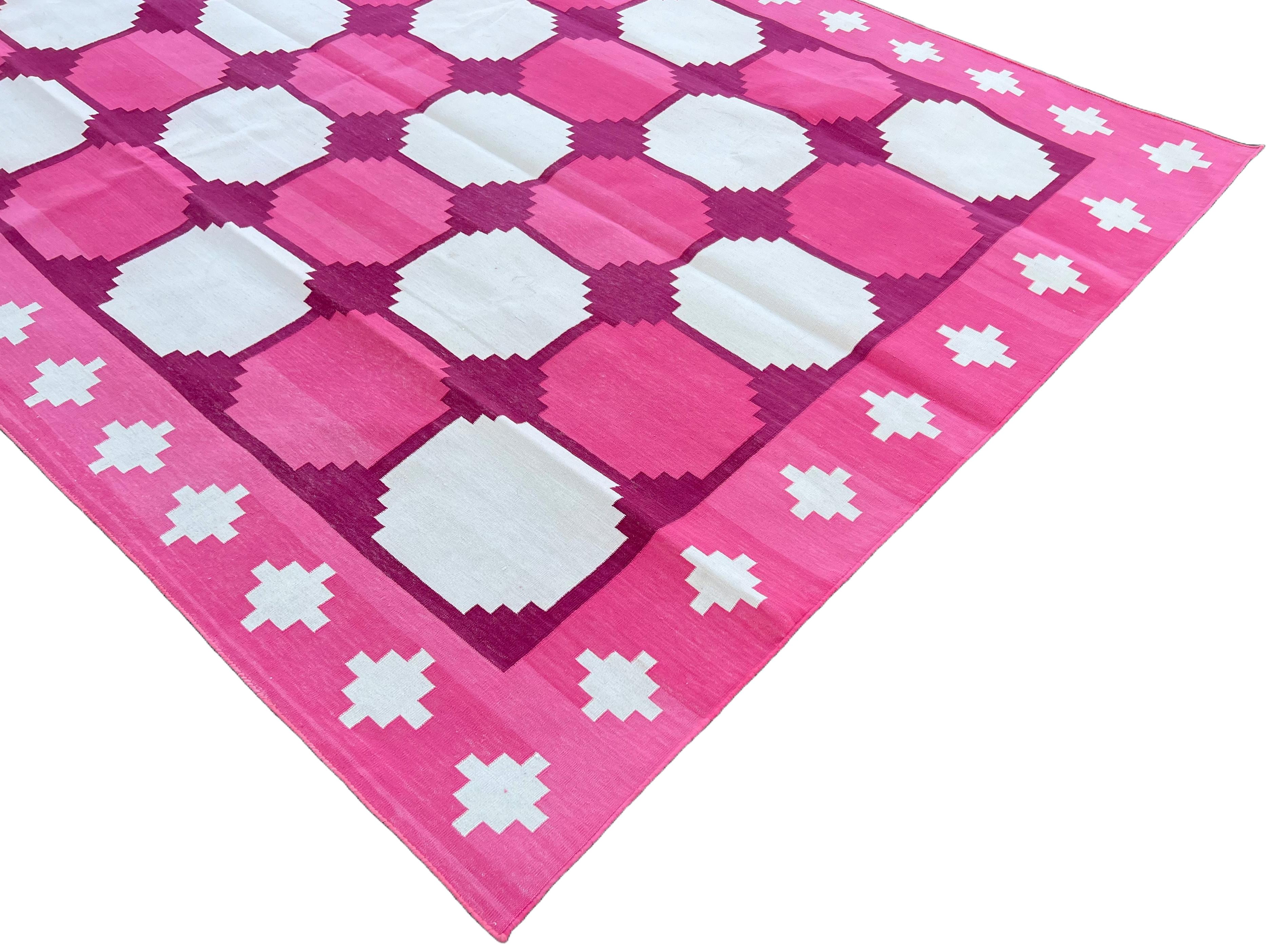 Contemporary Handmade Cotton Area Flat Weave Rug, Pink & White Indian Star Geometric Dhurrie For Sale