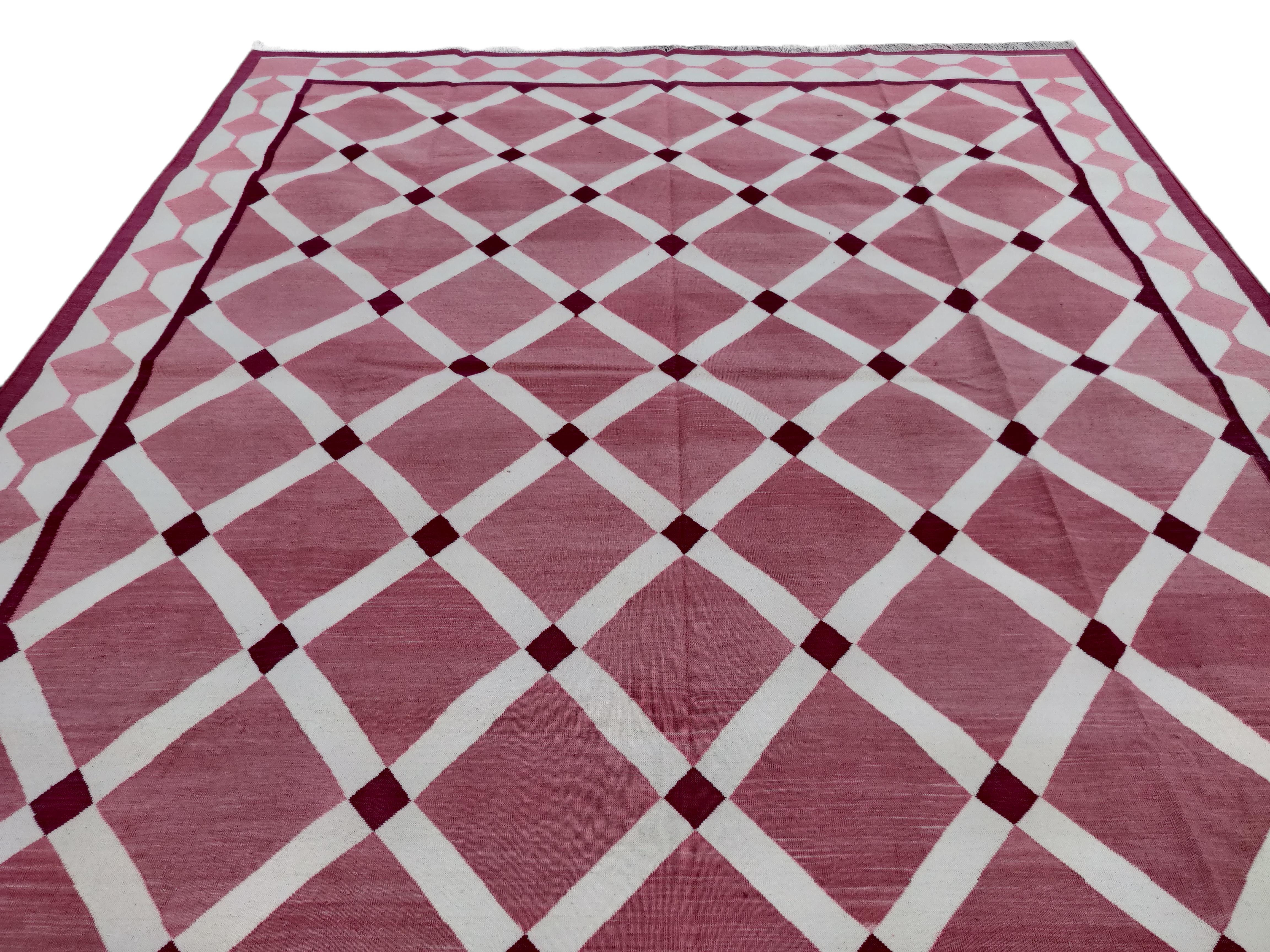 Handmade Cotton Area Flat Weave Rug, 8x10 Pink Indian Star Geometric Dhurrie Rug For Sale 1