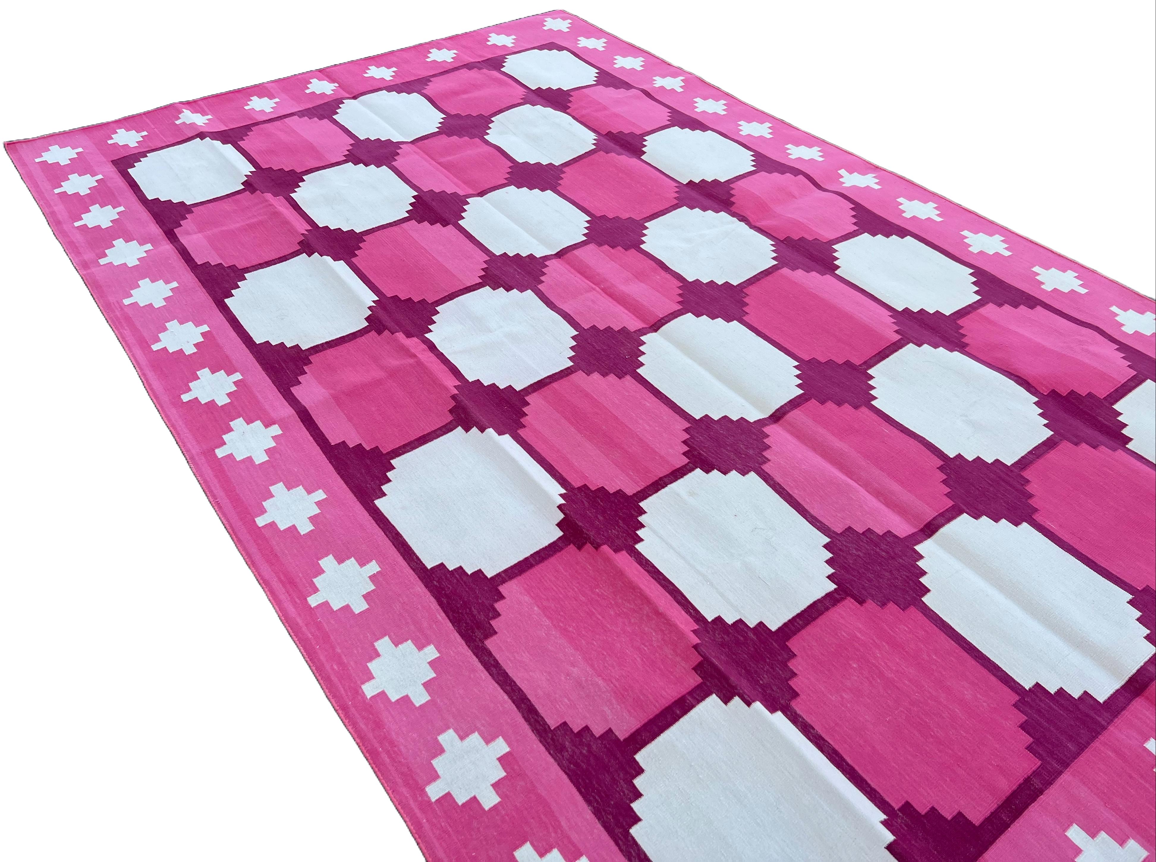 Handmade Cotton Area Flat Weave Rug, Pink & White Indian Star Geometric Dhurrie For Sale 1