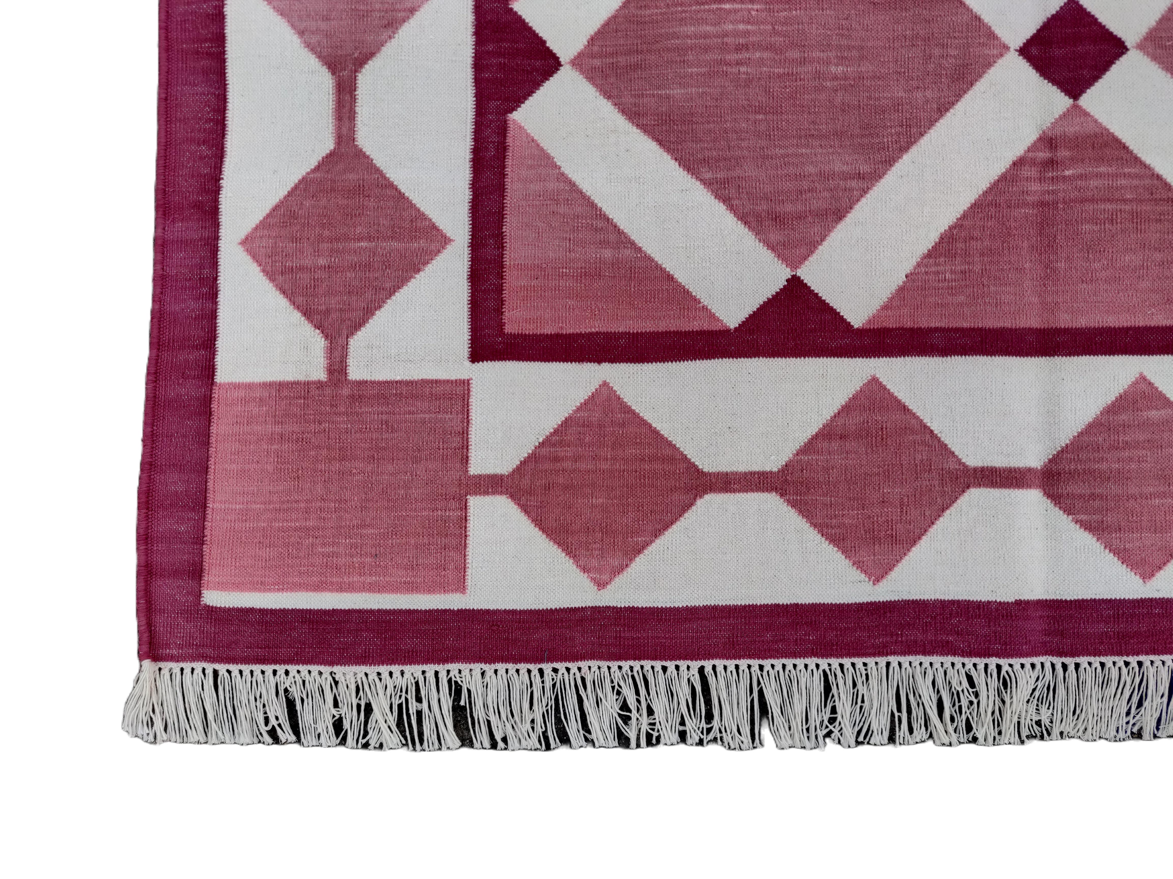 Handmade Cotton Area Flat Weave Rug, 8x10 Pink Indian Star Geometric Dhurrie Rug For Sale 2