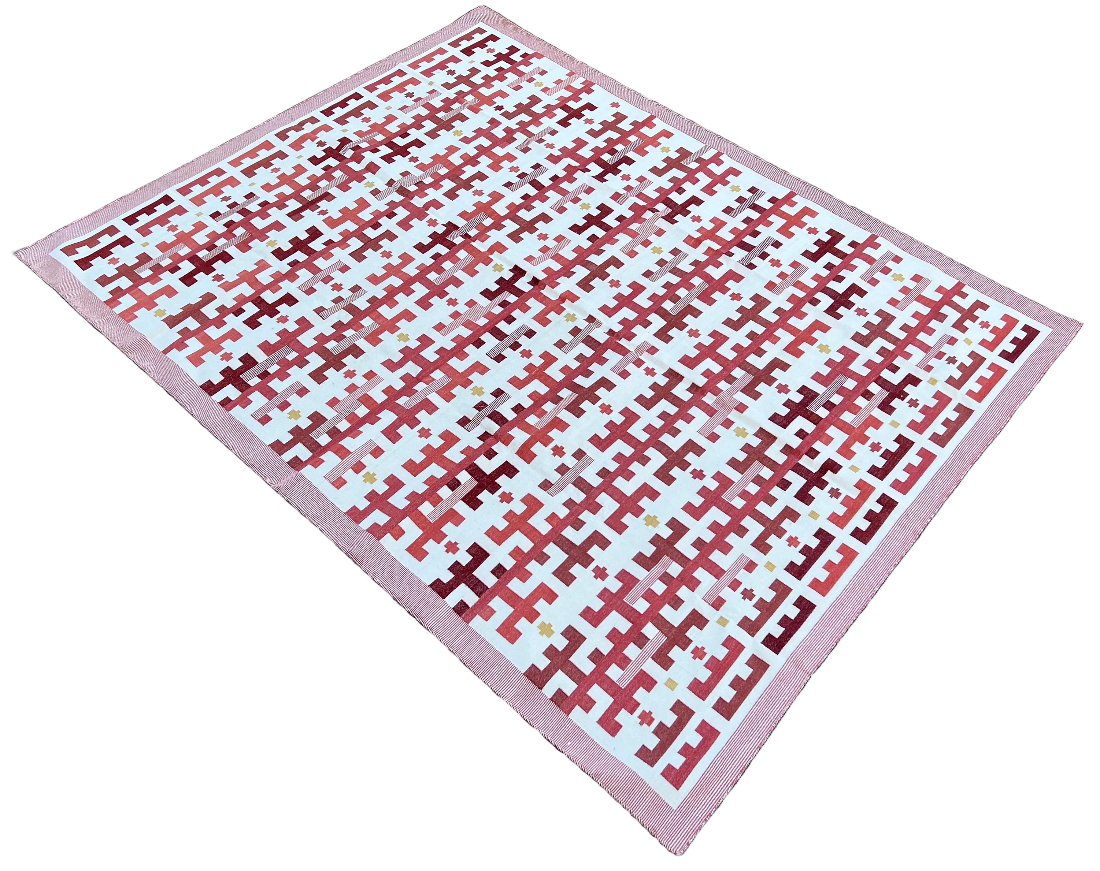 Handgefertigter Flachgewebe-Teppich aus Baumwolle, rot-weiß gestreifter Marianne Dhurrie, indisch, Dhurrie im Angebot 4