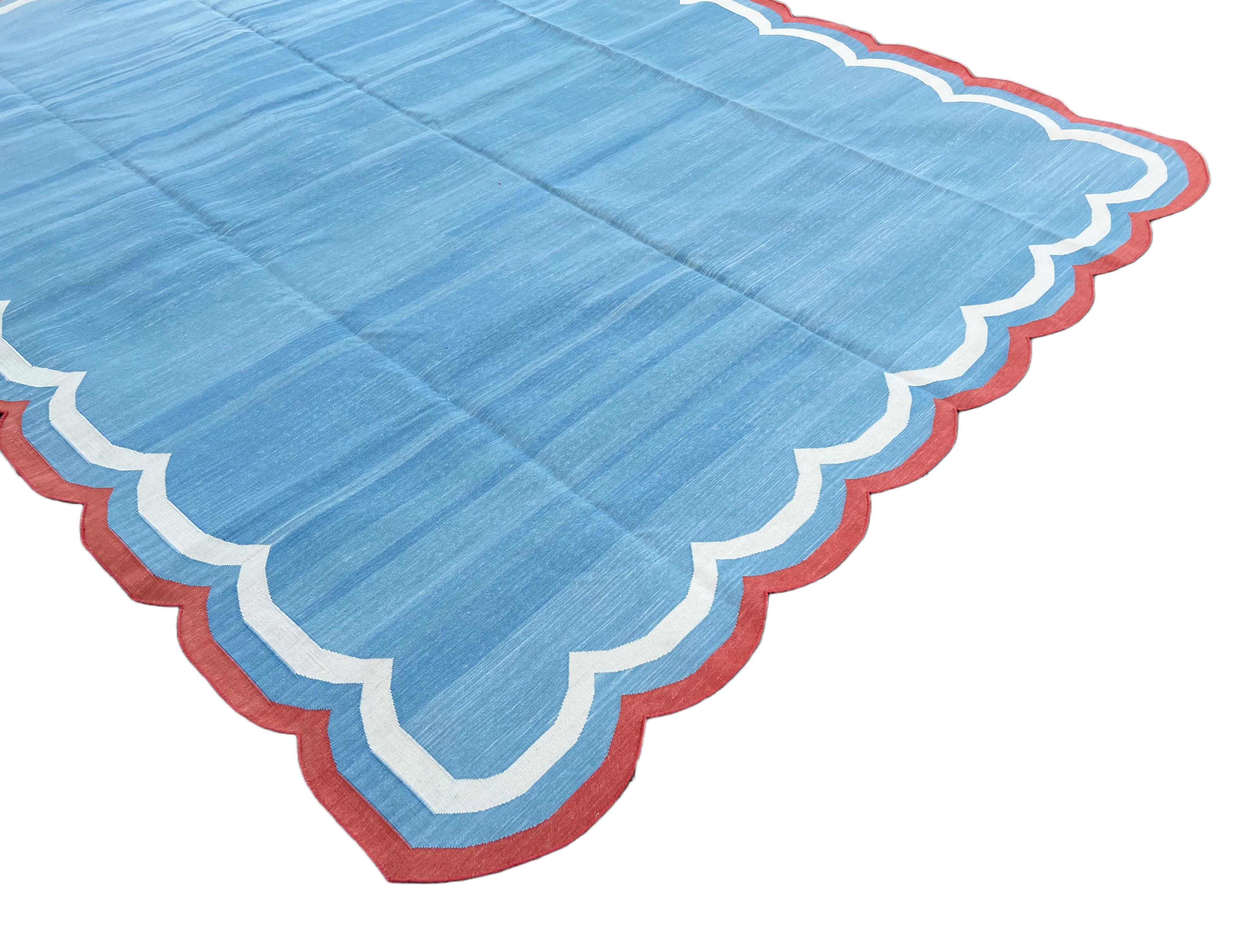 Handmade Cotton Area Flat Weave Rug, Sky Blue And Red Scalloped Indian Dhurrie In New Condition For Sale In Jaipur, IN