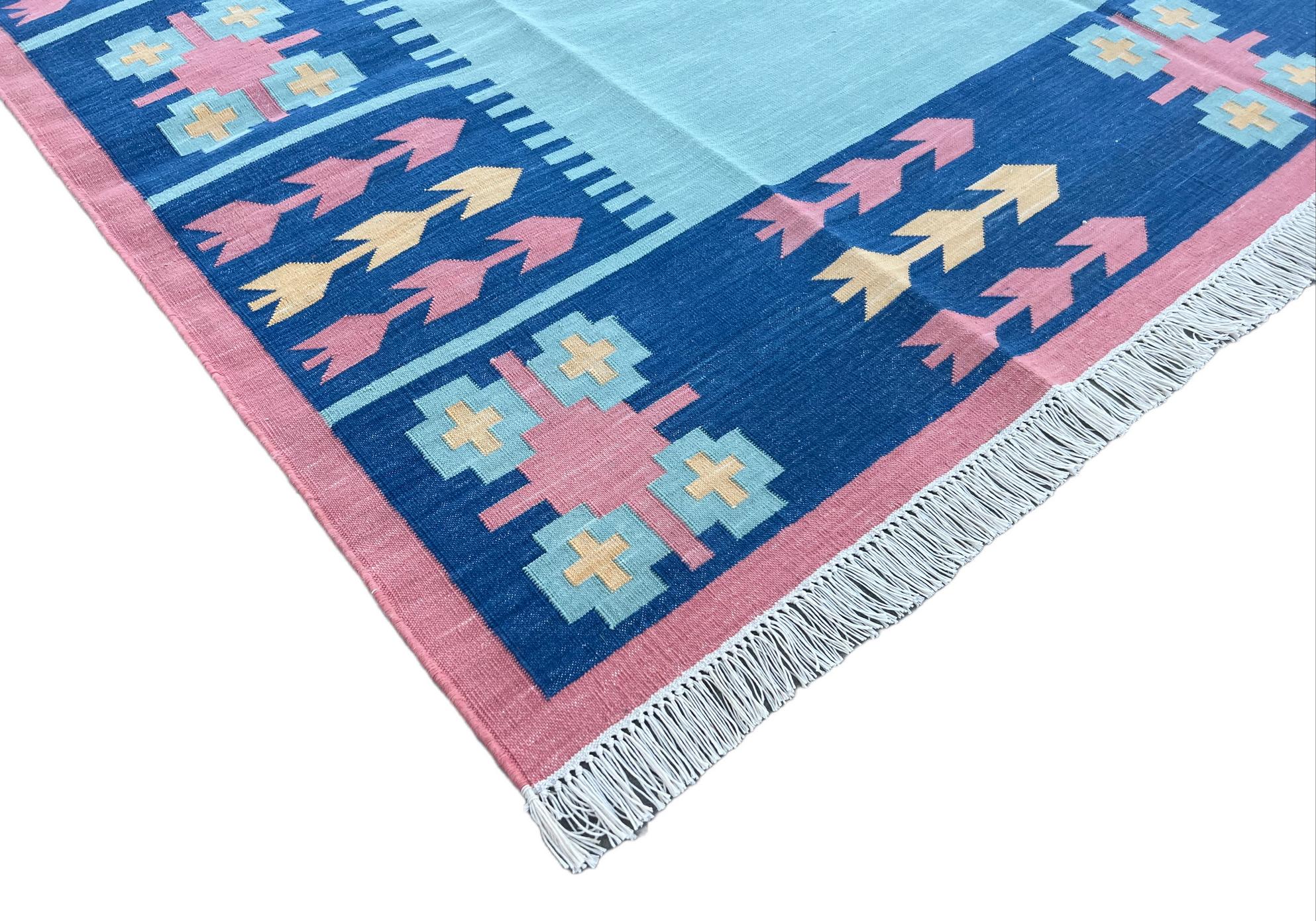 Handmade Cotton Area Flat Weave Rug, Sky Blue & Pink Leaf Pattern Indian Dhurrie In New Condition For Sale In Jaipur, IN