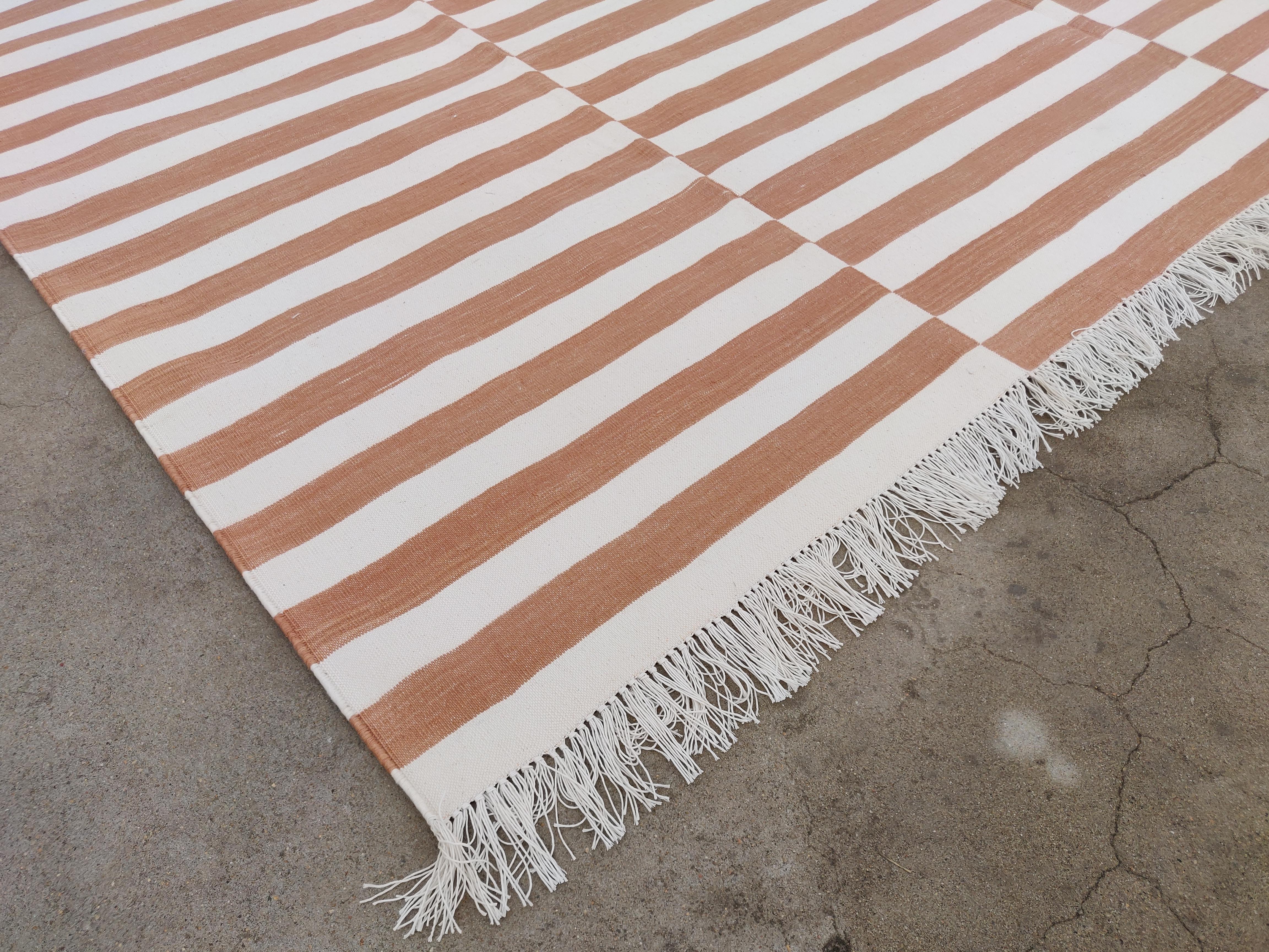 Contemporary Handmade Cotton Area Flat Weave Rug, Tan & White Up down Striped Indian Dhurrie For Sale
