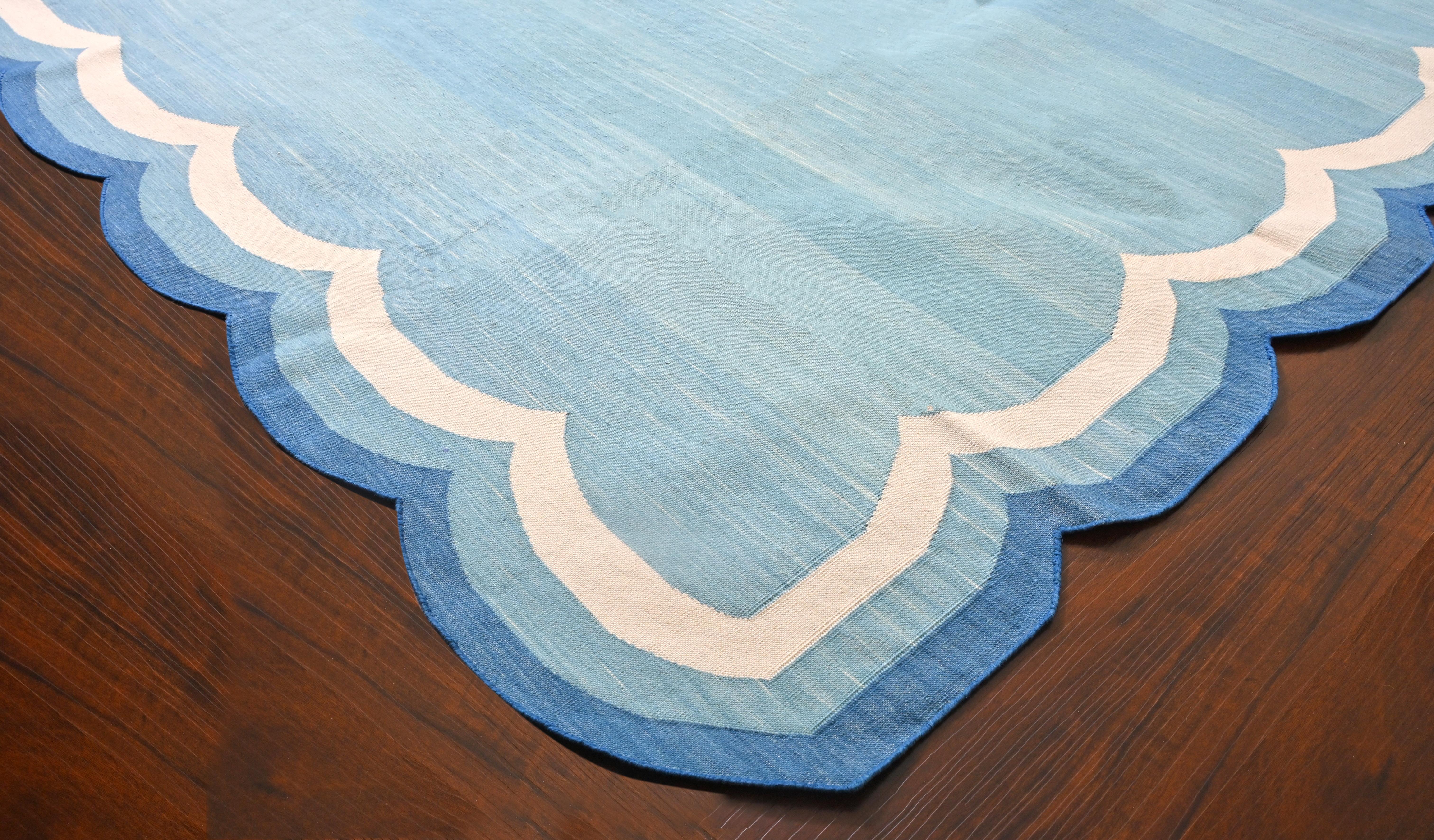 Mid-Century Modern Handmade Cotton Area Flat Weave Rug, Teal Blue And White Scallop Indian Dhurrie For Sale