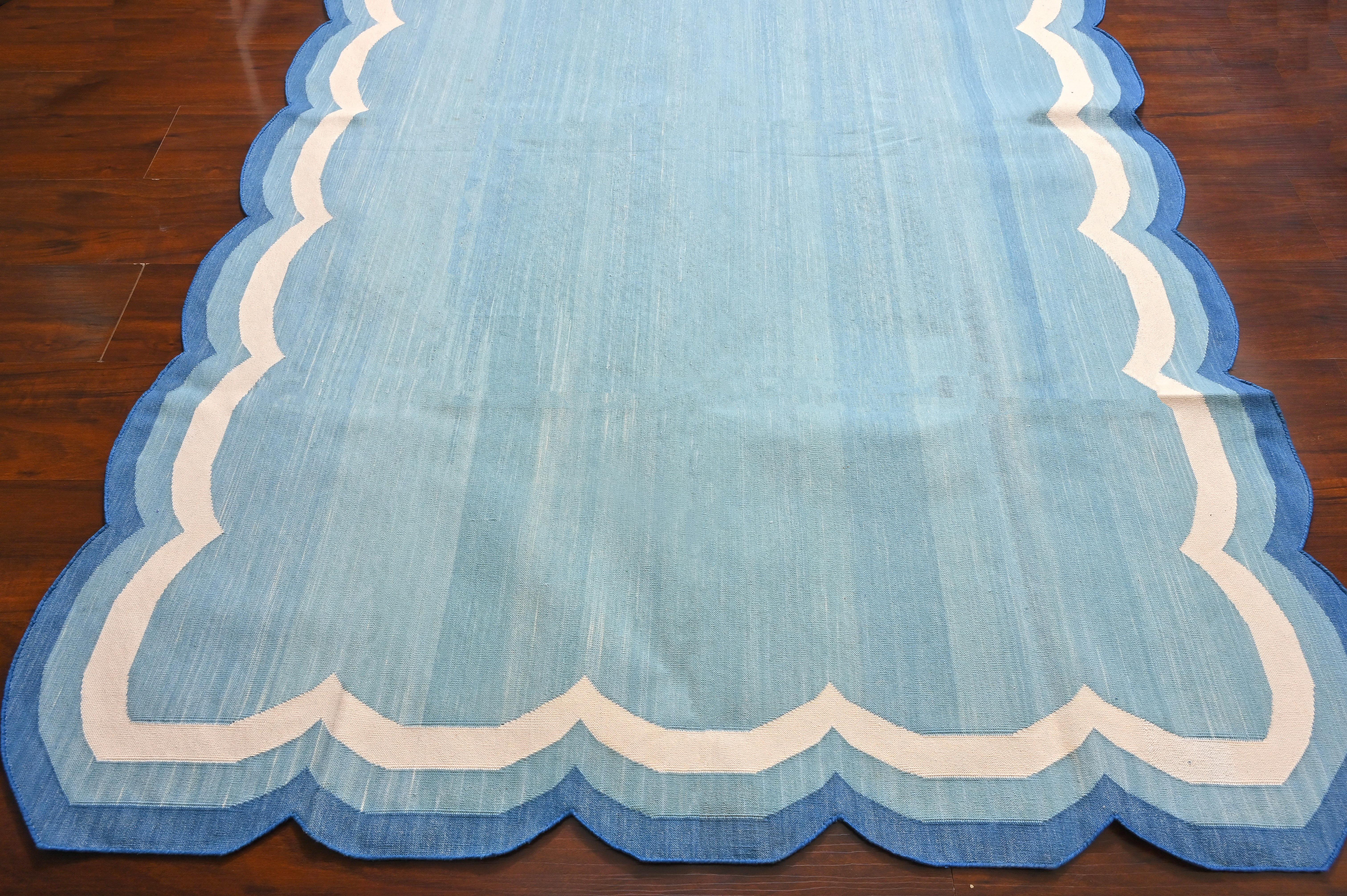 Hand-Woven Handmade Cotton Area Flat Weave Rug, Teal Blue And White Scallop Indian Dhurrie For Sale