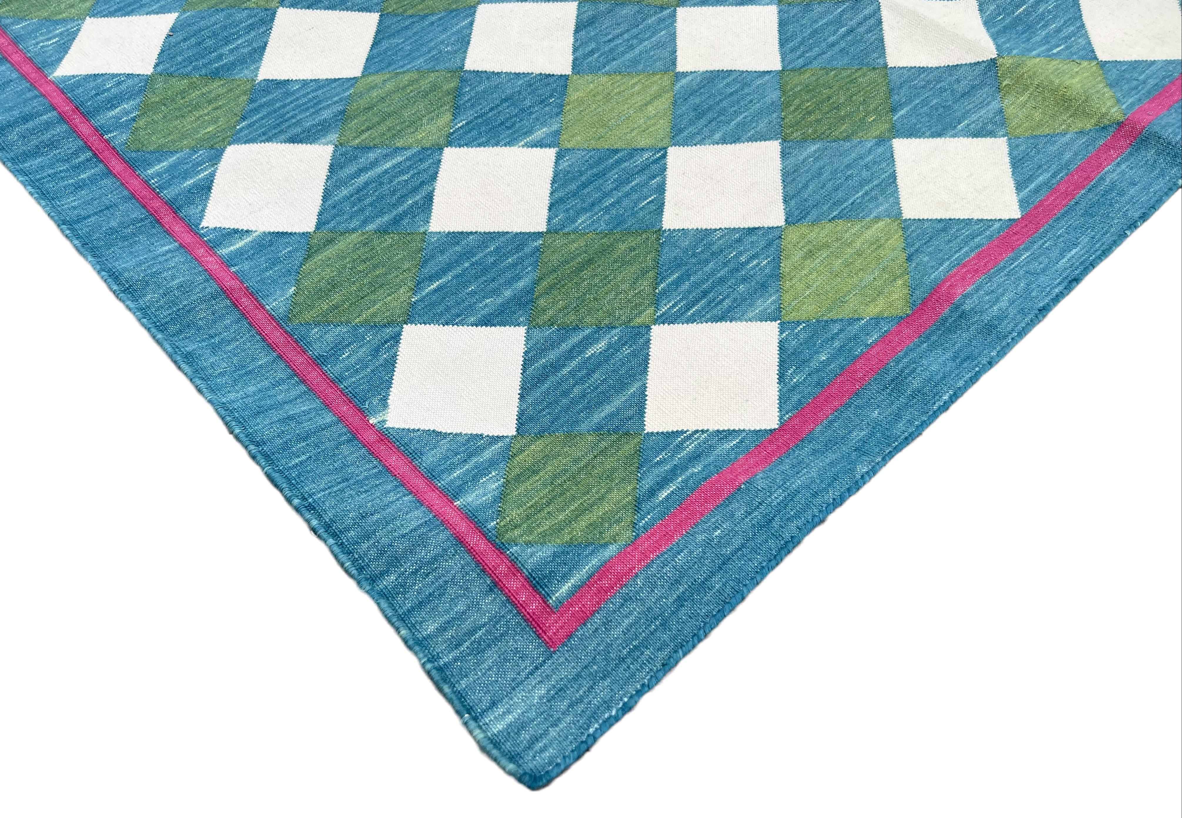 Handgefertigter Flachgewebe-Teppich aus Baumwolle, Teal Blau, Grün karierter indischer Dhurrie-Teppich (Moderne der Mitte des Jahrhunderts) im Angebot