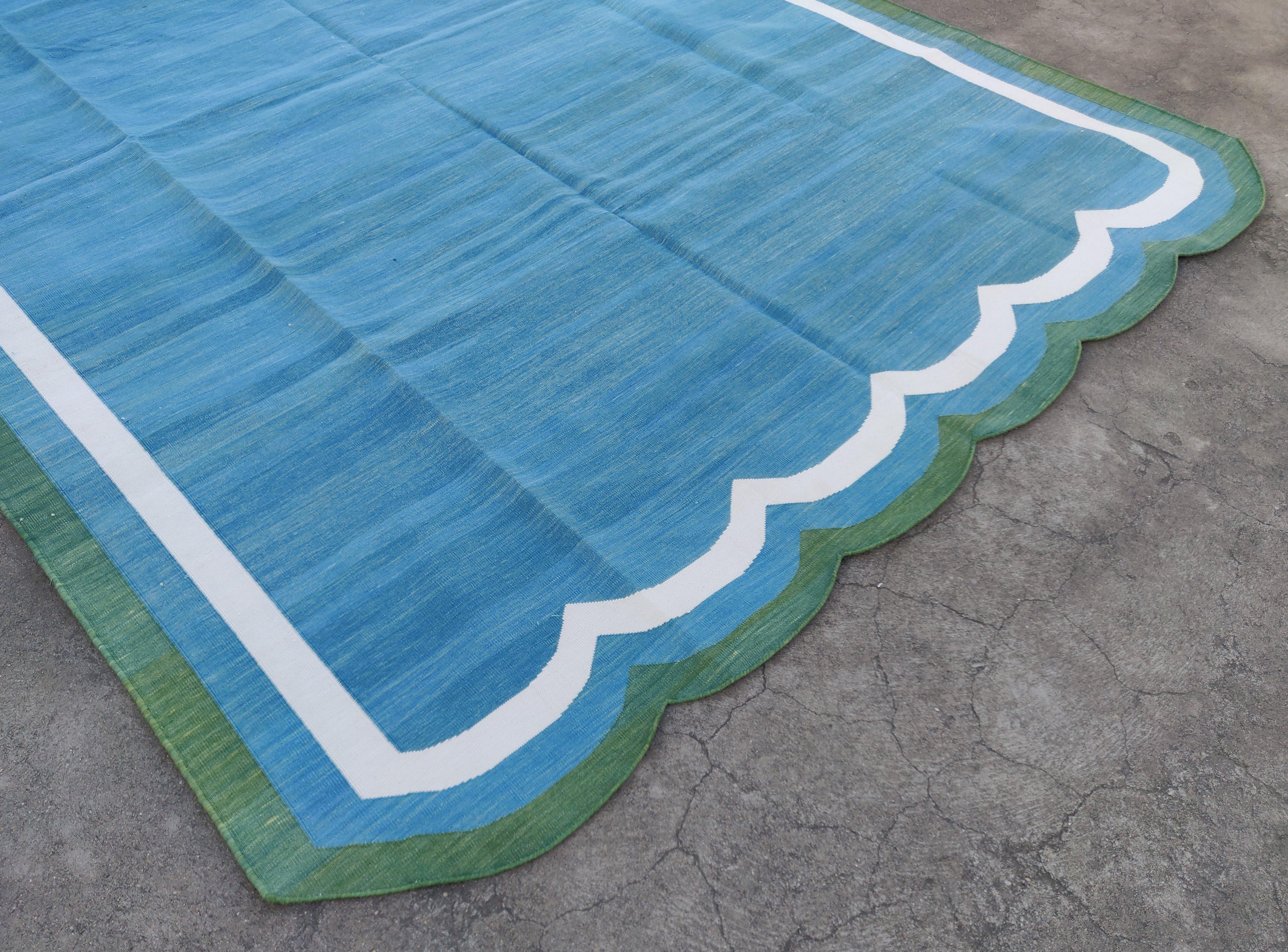 Handmade Cotton Area Flat Weave Rug, Teal Blue & Green Scalloped Indian Dhurrie In New Condition For Sale In Jaipur, IN