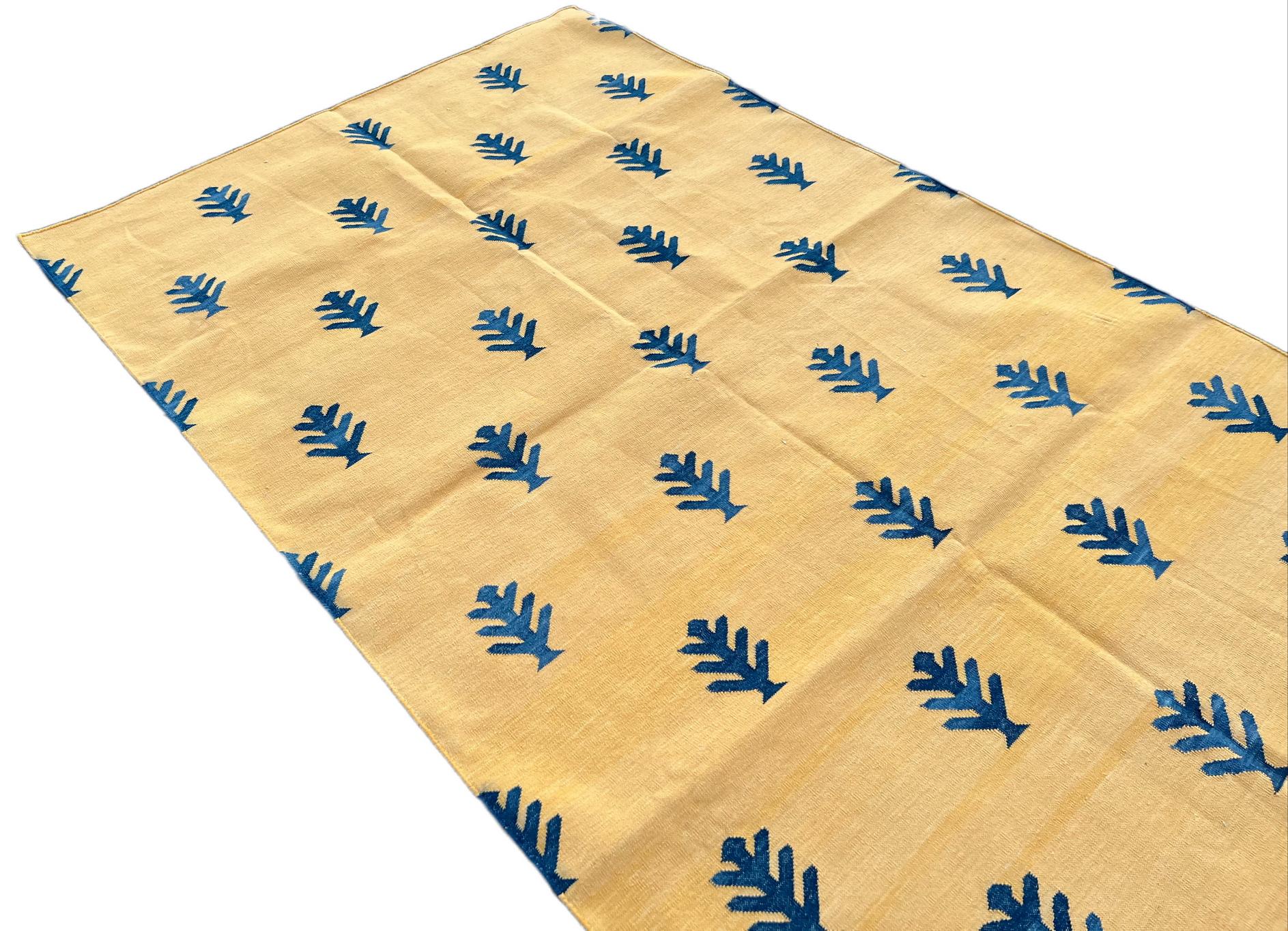 Handmade Cotton Area Flat Weave Rug, Yellow & Blue Tree Patterned Indian Dhurrie In New Condition For Sale In Jaipur, IN