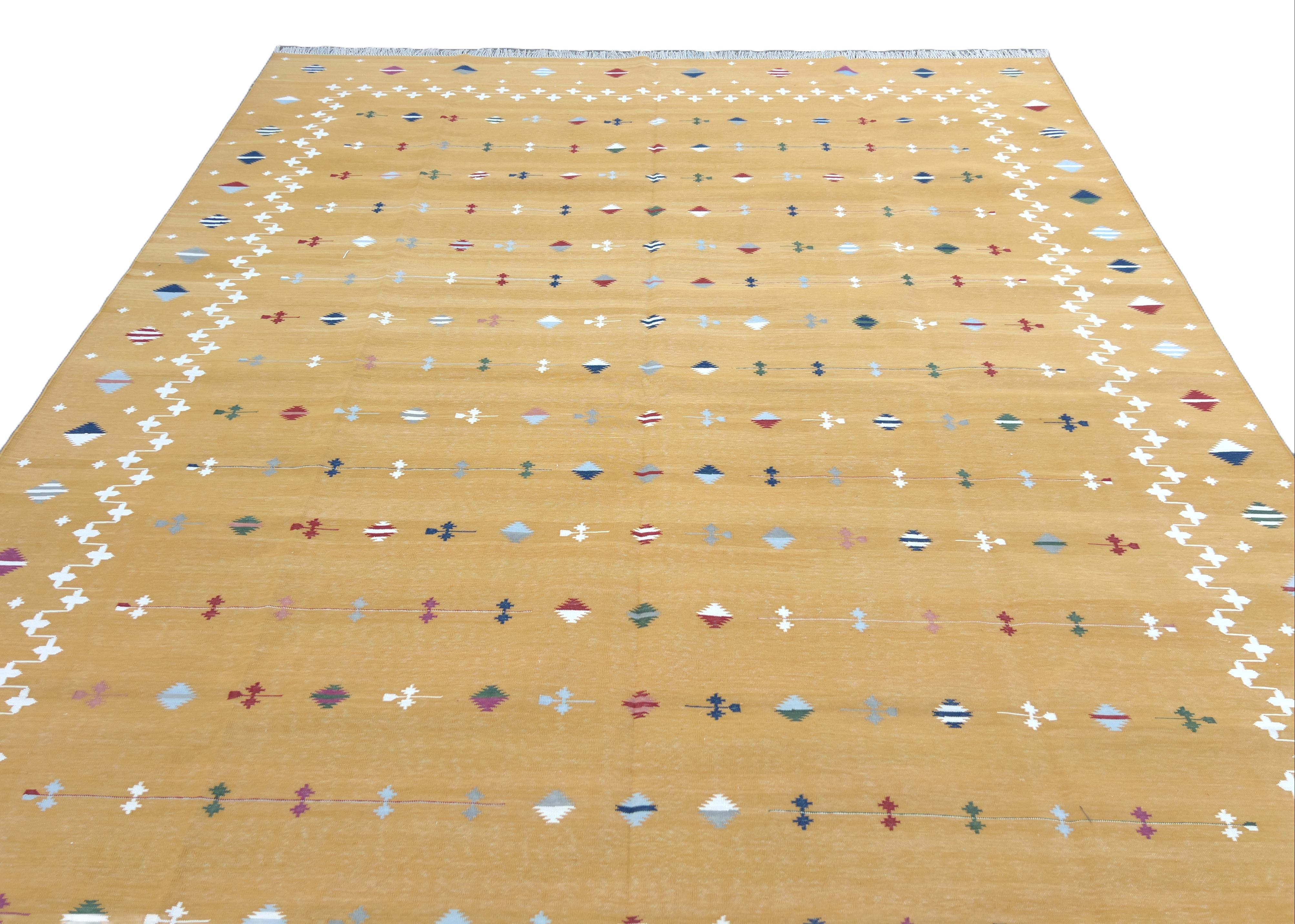 Contemporary Handmade Cotton Area Flat Weave Rug, Yellow & White Indian Shooting Star Dhurrie For Sale