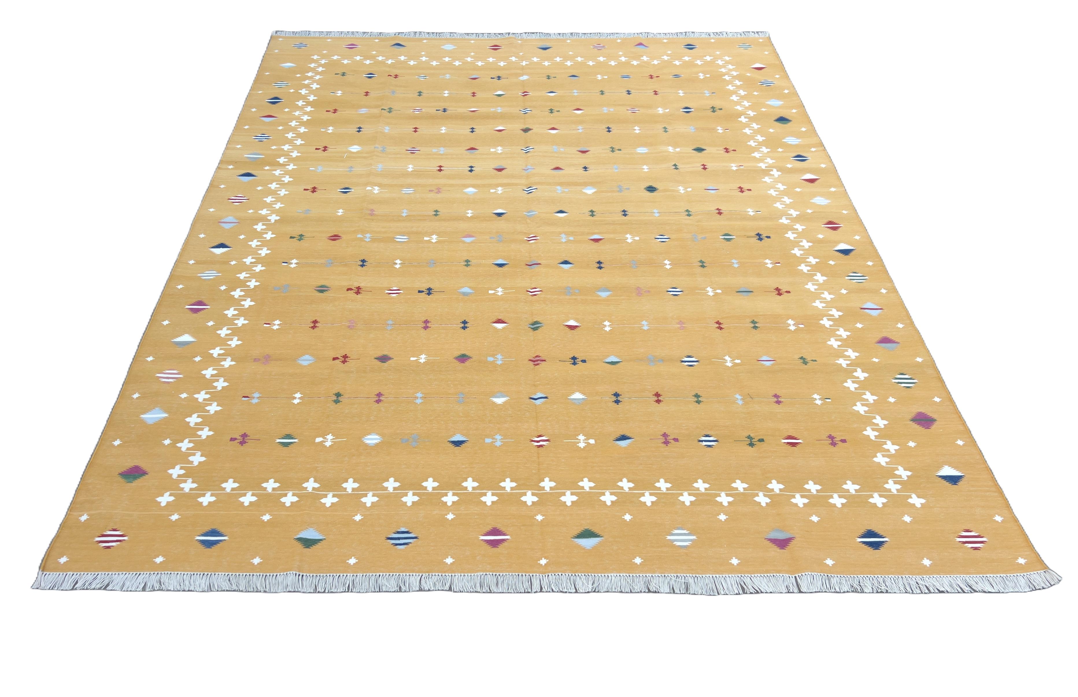 Handmade Cotton Area Flat Weave Rug, Yellow & White Indian Shooting Star Dhurrie For Sale 1