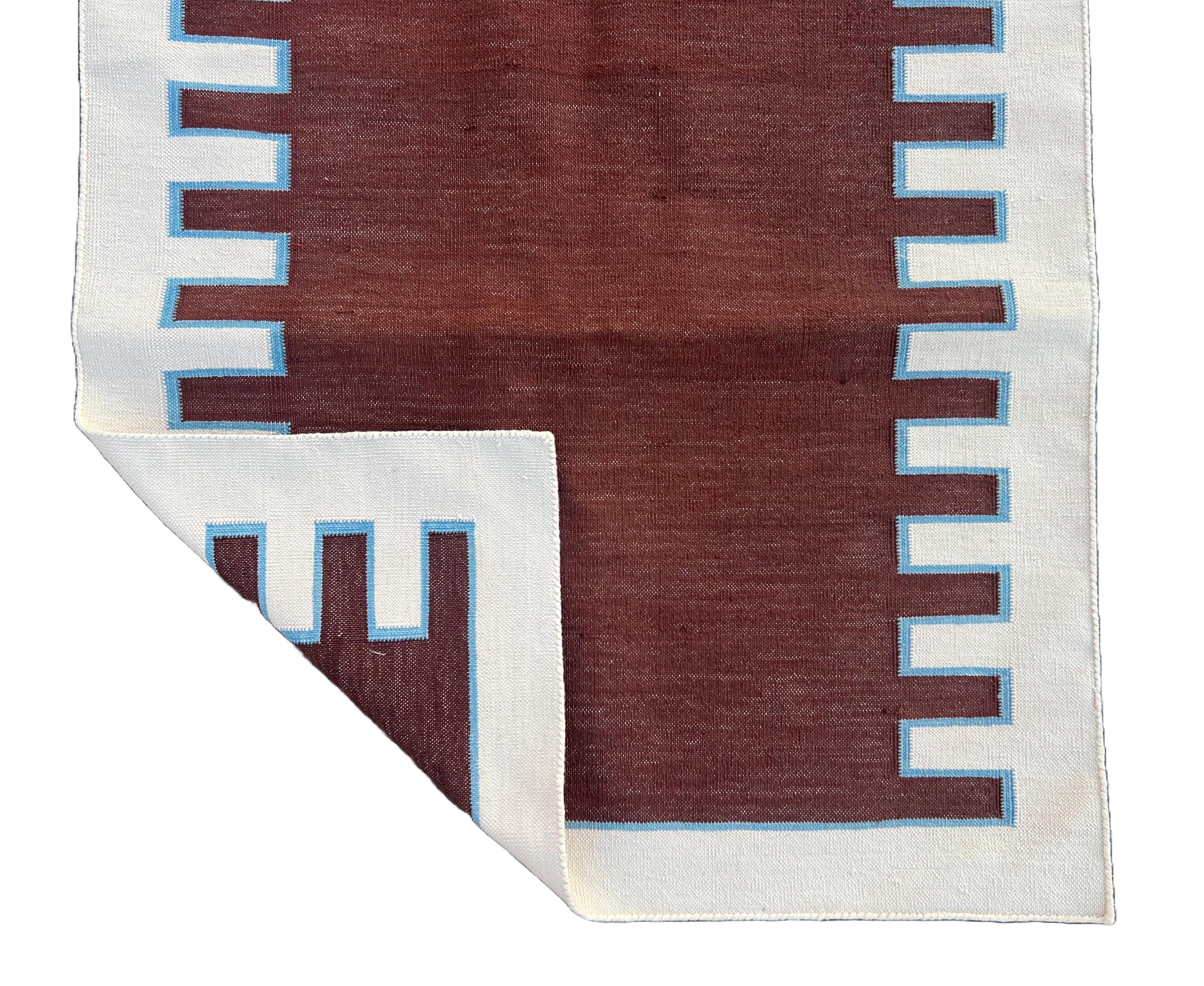 Handmade Cotton Area Flat Weave Runner, 2.5x6 Red, Cream Striped Indian Dhurrie In New Condition For Sale In Jaipur, IN