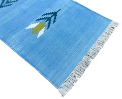 Handgefertigter Flachgewebe-Läufer aus Baumwolle, 2x10 Himmelblauer Blattmuster Dhurrie-Teppich