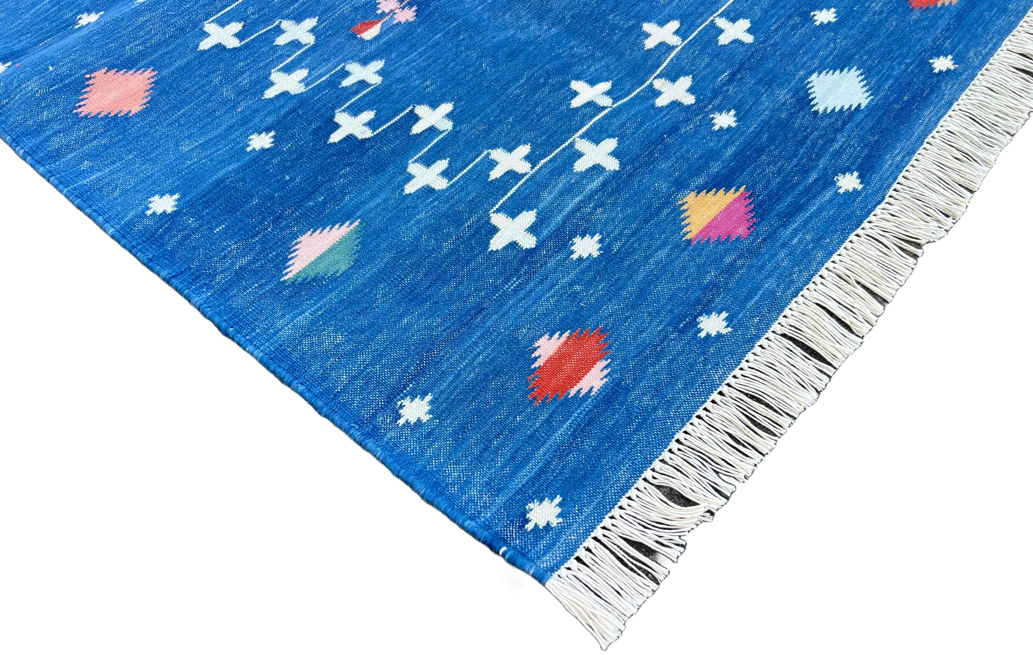 Mid-Century moderno Runner a trama piatta in cotone fatto a mano, 2,5x8 Blue Shooting Star Indian Dhurrie in vendita