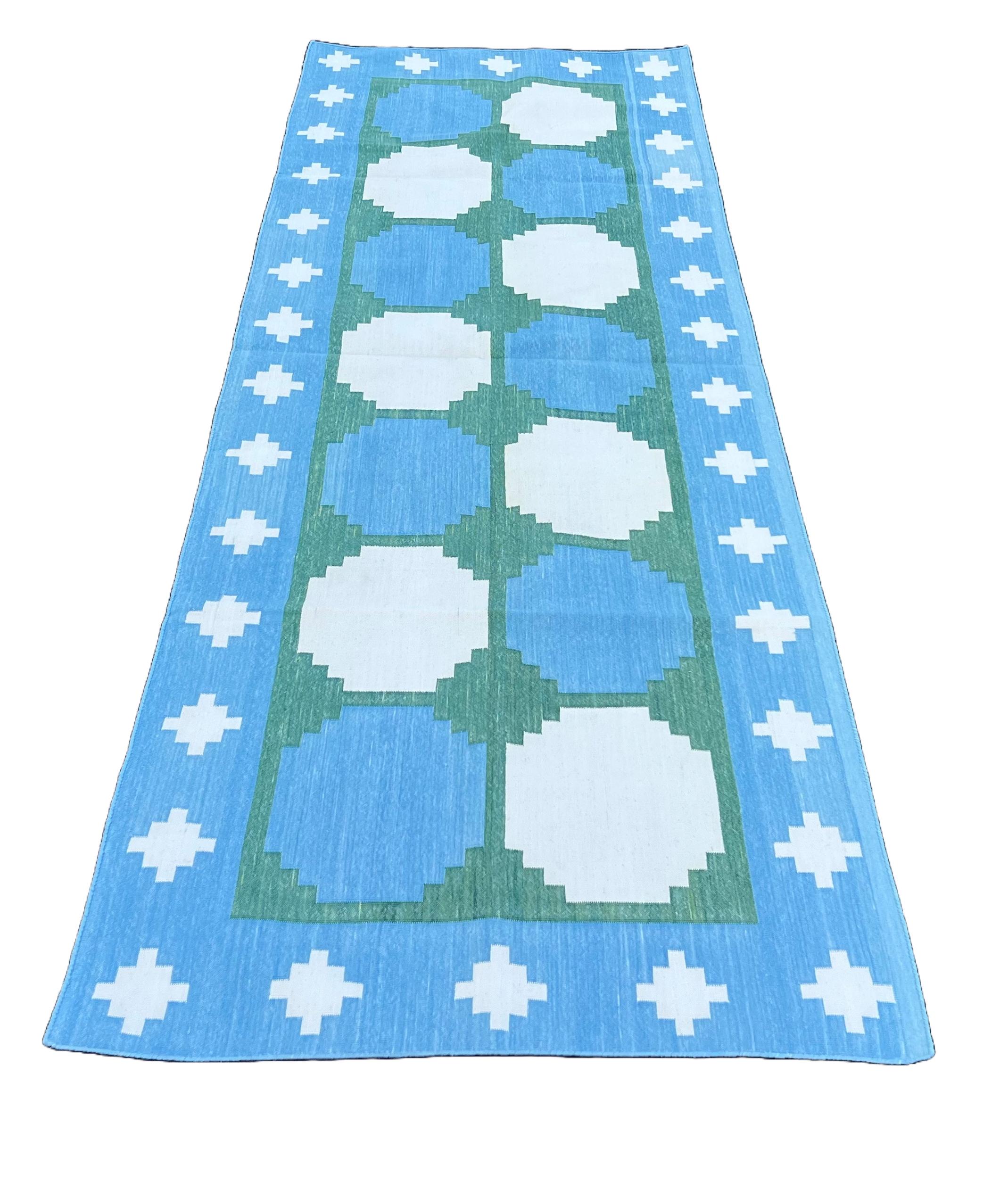 Runner a tessitura piatta in cotone fatto a mano, 3x9 Blue and Green Tile Indian Dhurrie in vendita 3