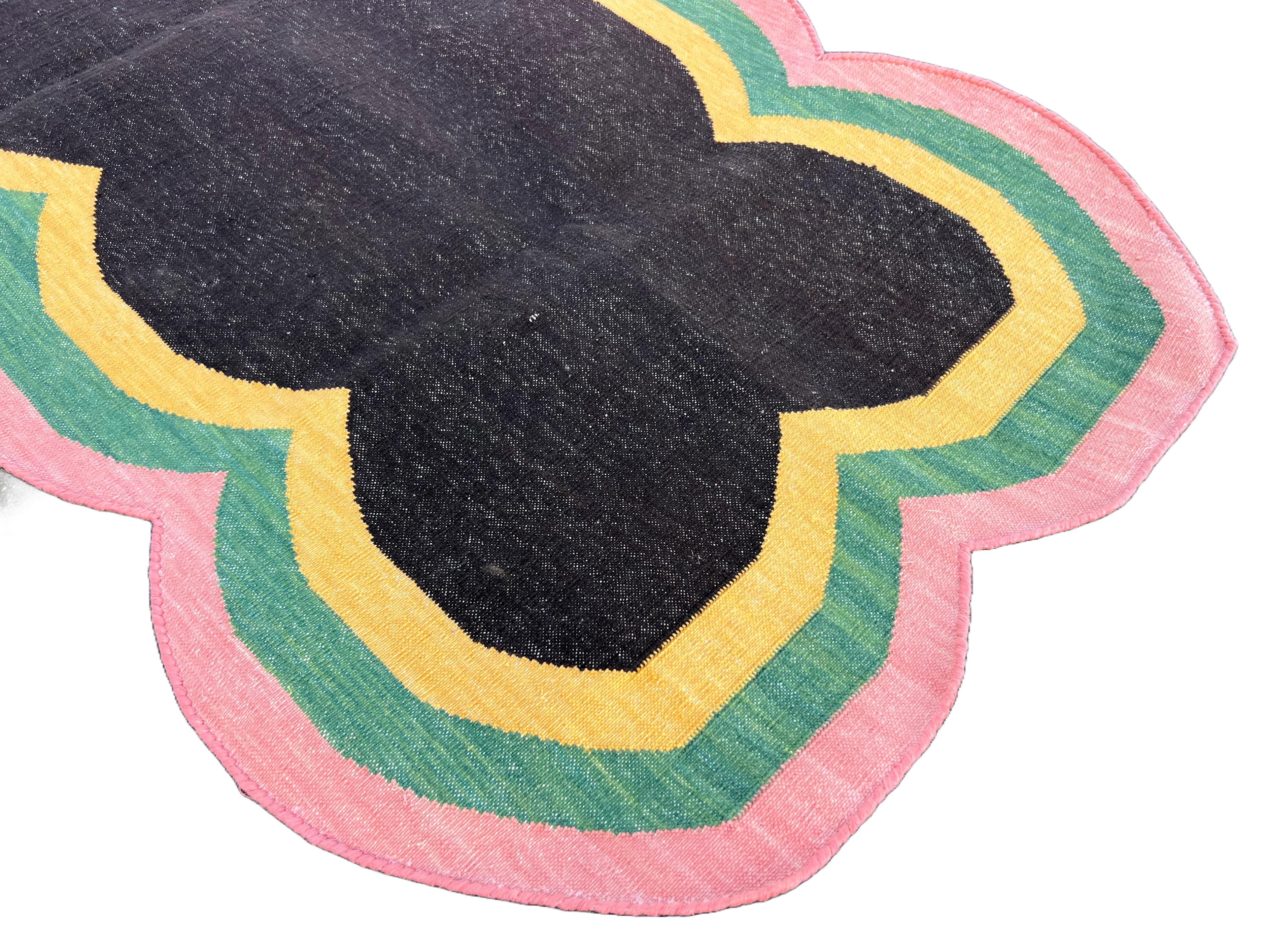 Indien Chemin de table en coton fait à la main, 2x5 Brown, Pink Scalloped Indian Dhurrie en vente