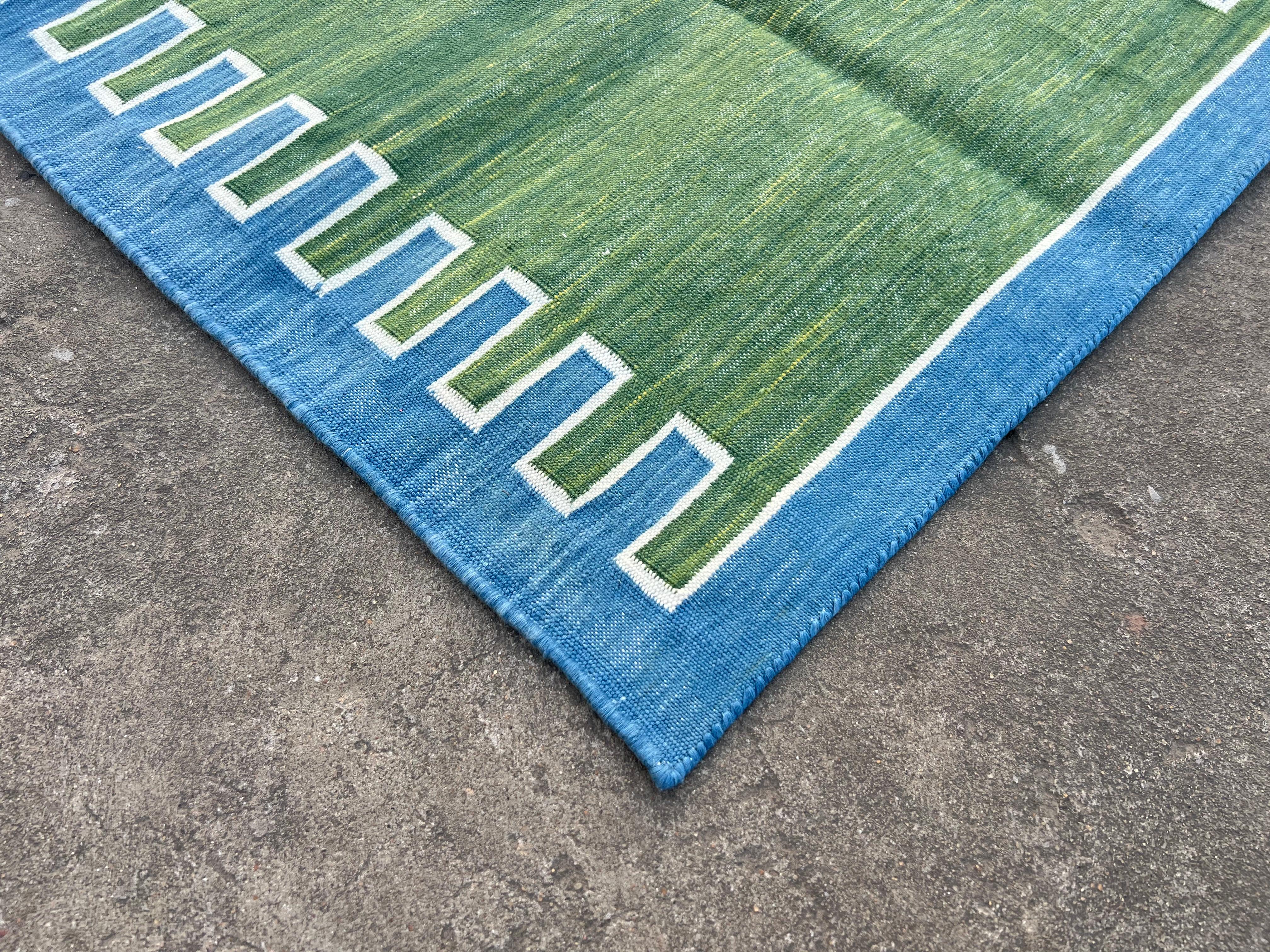 Coton Chemin de table en coton fait à la main, 2x6 Vert, Bleu Zig Zag Striped Dhurrie en vente