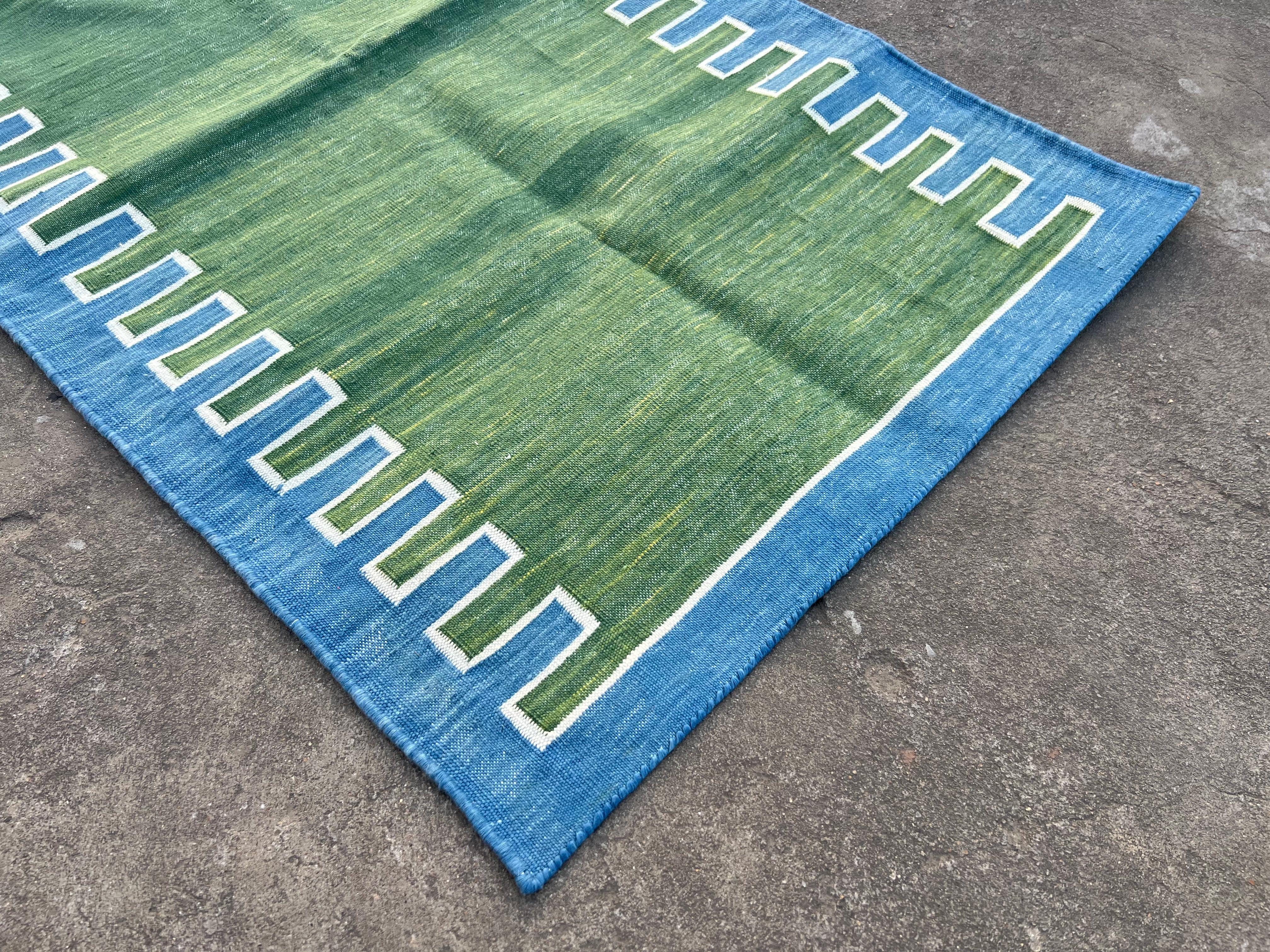 Chemin de table en coton fait à la main, 2x6 Vert, Bleu Zig Zag Striped Dhurrie en vente 1