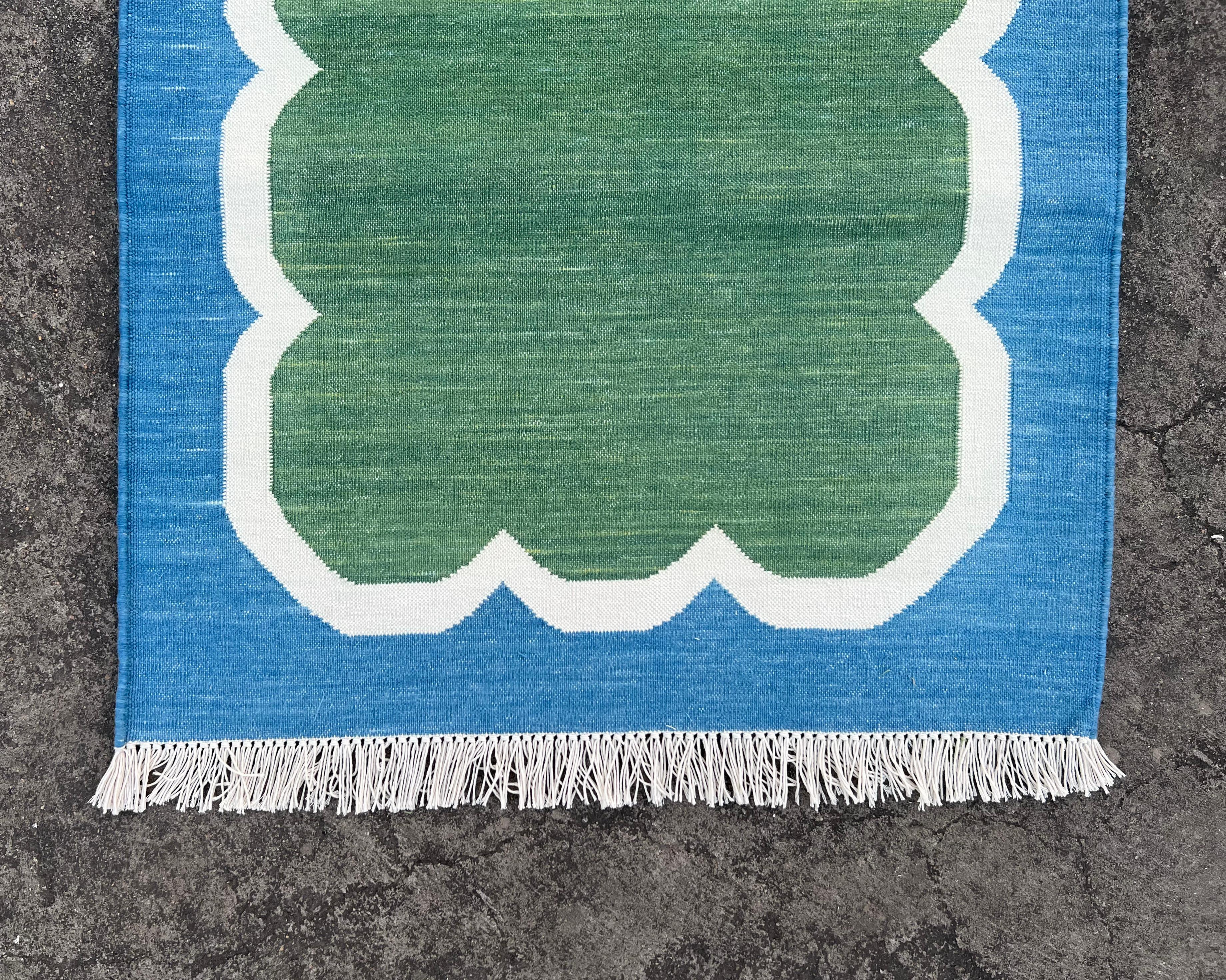 Handmade Cotton Area Flat Weave Runner, 2x9 Green, Blue Scalloped Indian Dhurrie In New Condition For Sale In Jaipur, IN