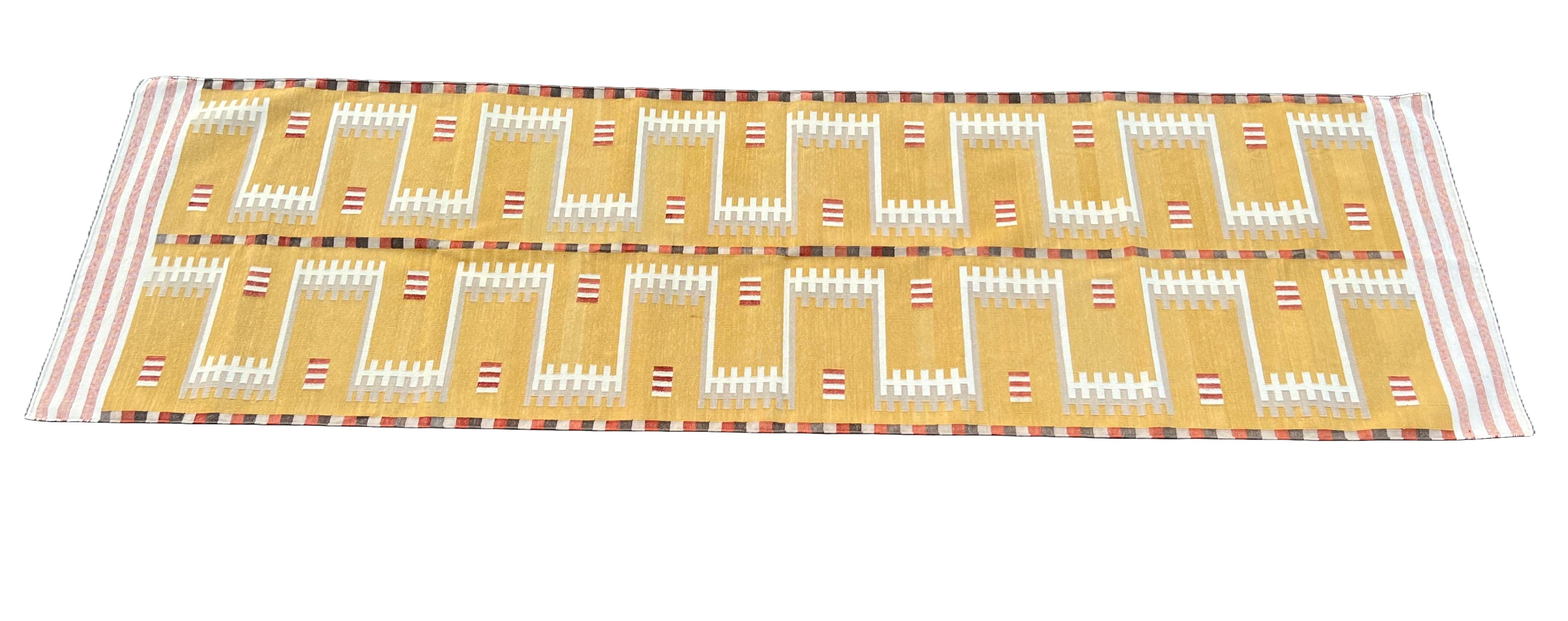 Runner a tessitura piatta in cotone fatto a mano, 3x10 Senape Geometrico Indiano Dhurrie in vendita 3