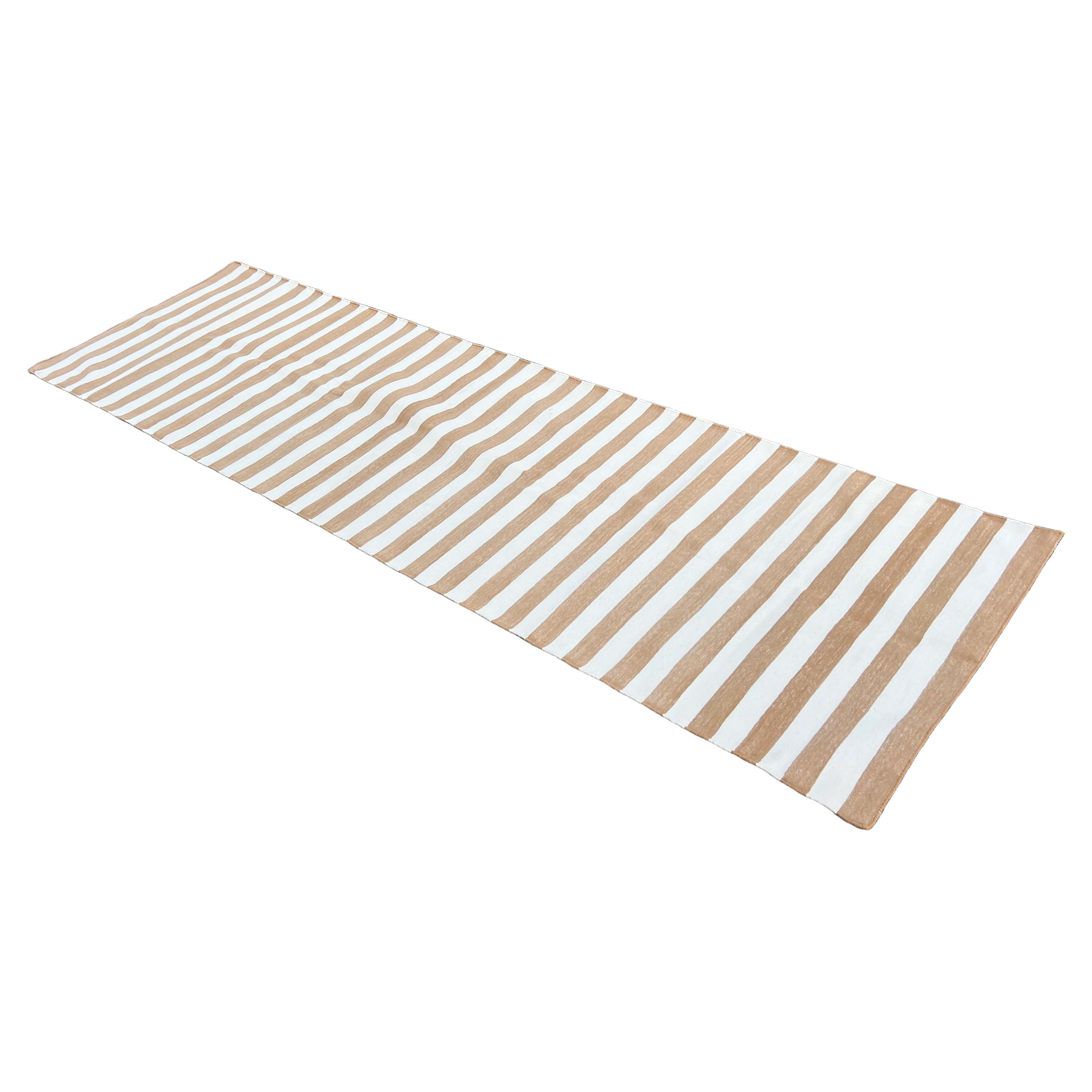 Runner a trama piatta in cotone fatto a mano, 3x10 a righe crema e marrone, indiano Dhurrie