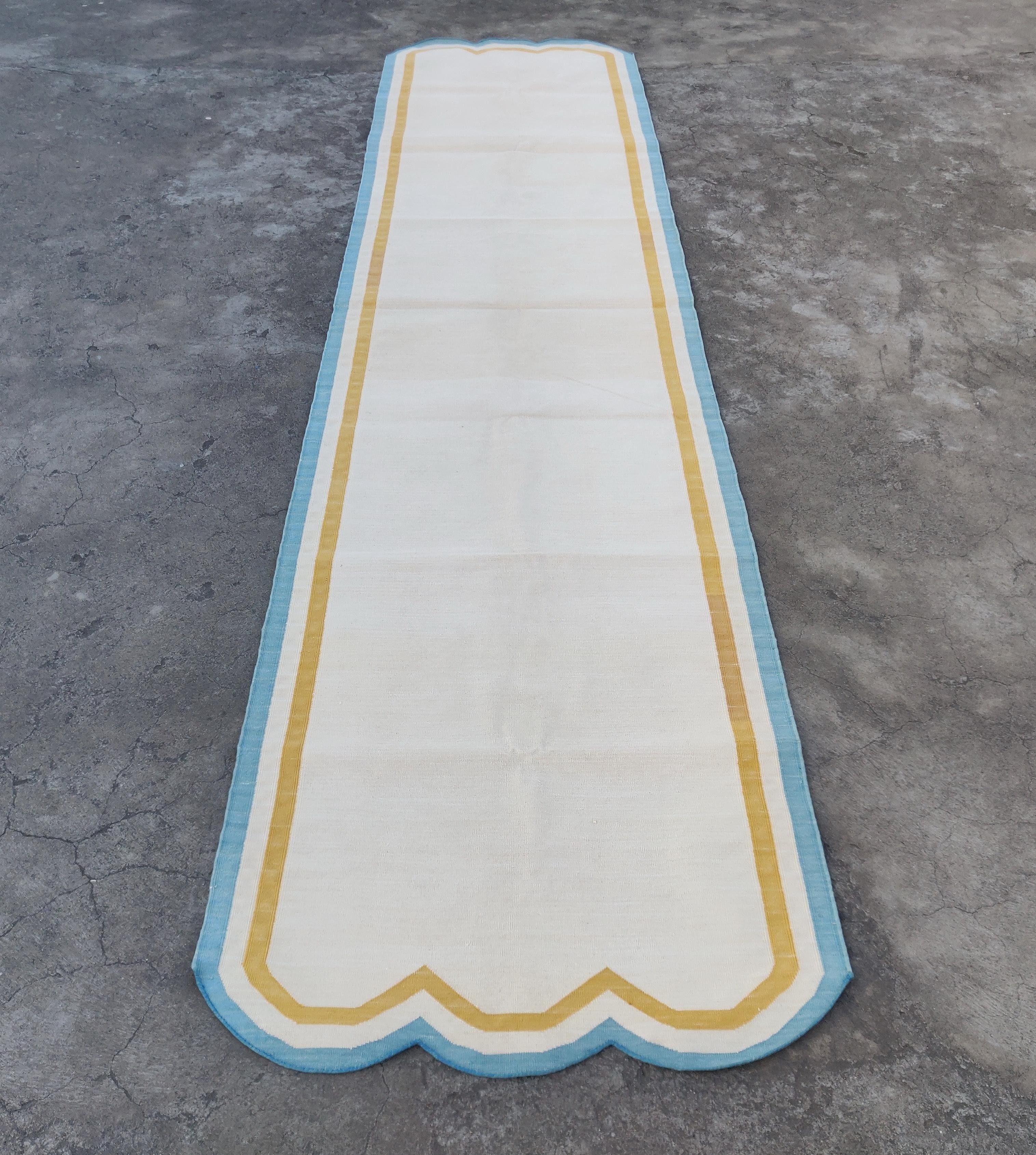 Handmade Cotton Area Flat Weave Runner, 3x12 Cream, Blue Scallop Indian Dhurrie In New Condition For Sale In Jaipur, IN