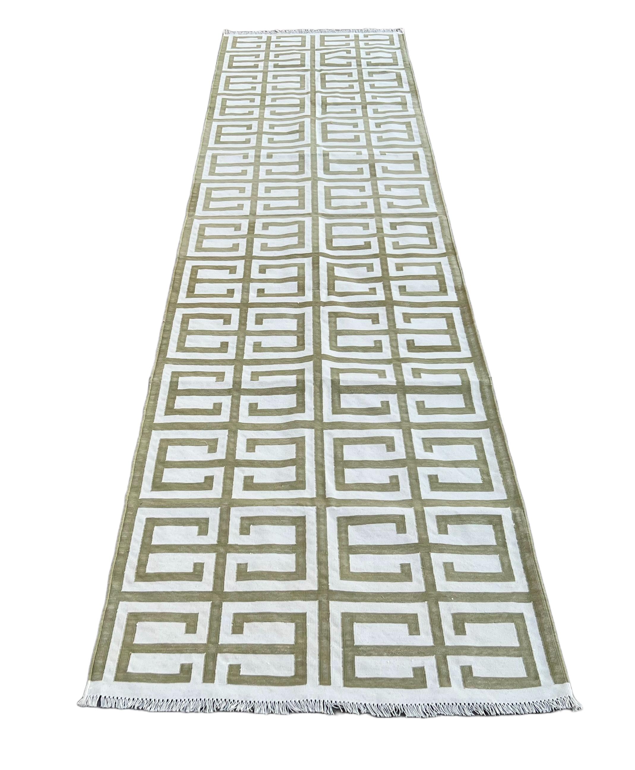Handmade Cotton Area Flat Weave Runner, 3x12 Green Geometric Indian Dhurrie Rug In New Condition For Sale In Jaipur, IN