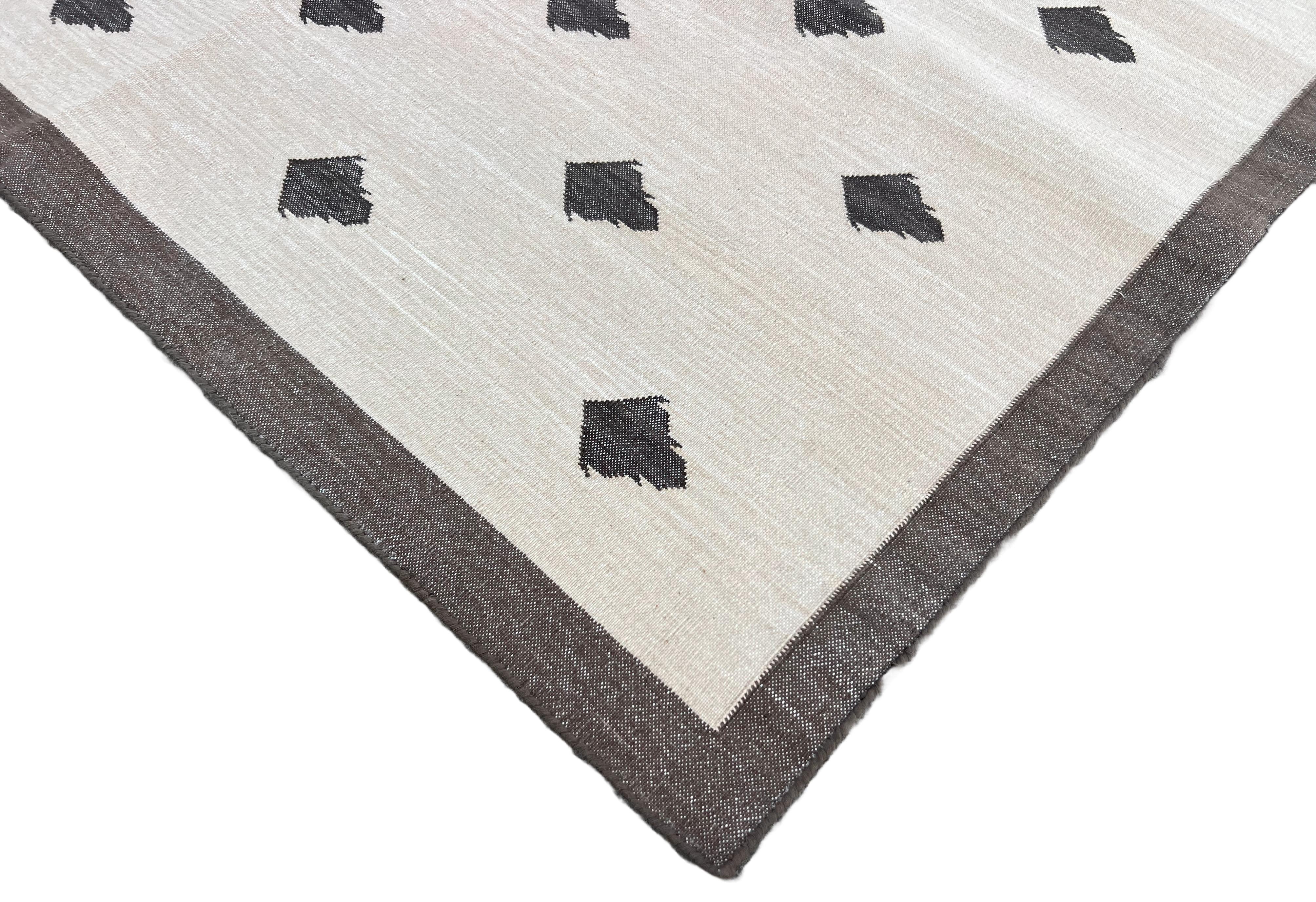 Mid-Century moderno Runner a tessitura piatta in cotone fatto a mano, 3x8 Beige e Marrone Foglia Indiana Dhurrie in vendita