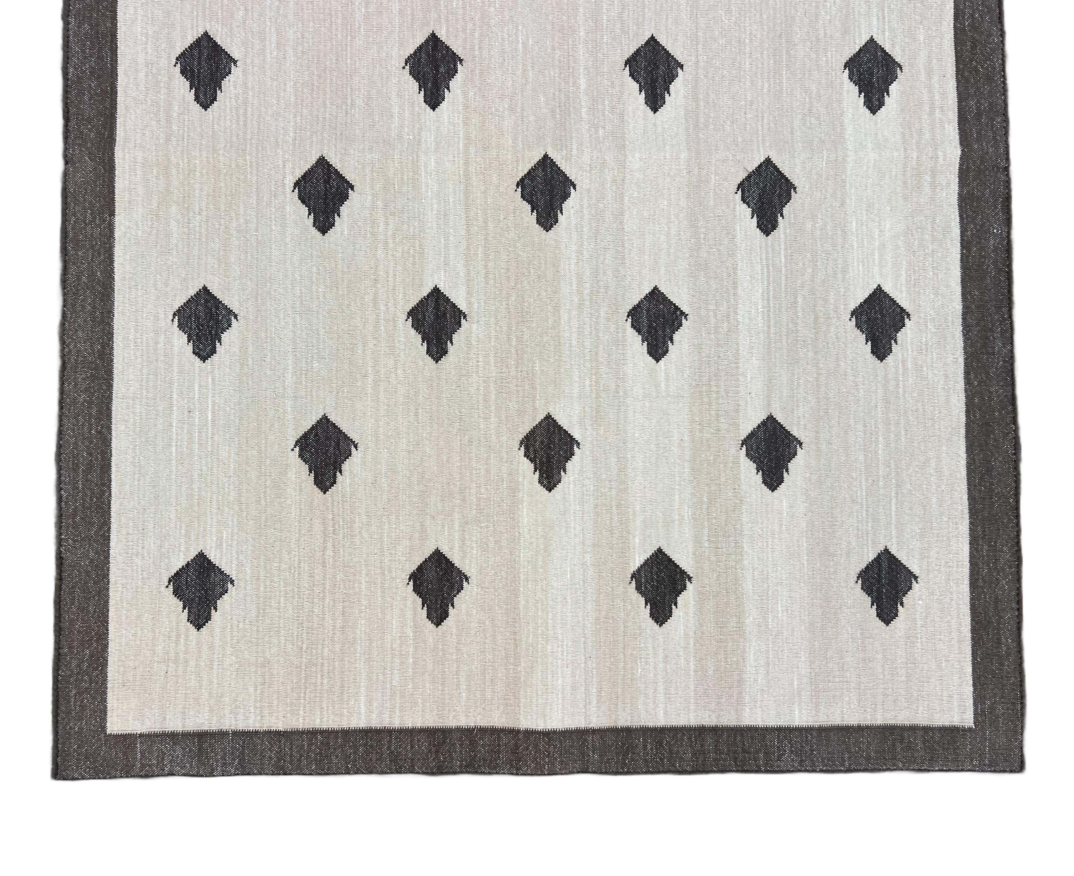 Cotone Runner a tessitura piatta in cotone fatto a mano, 3x8 Beige e Marrone Foglia Indiana Dhurrie in vendita