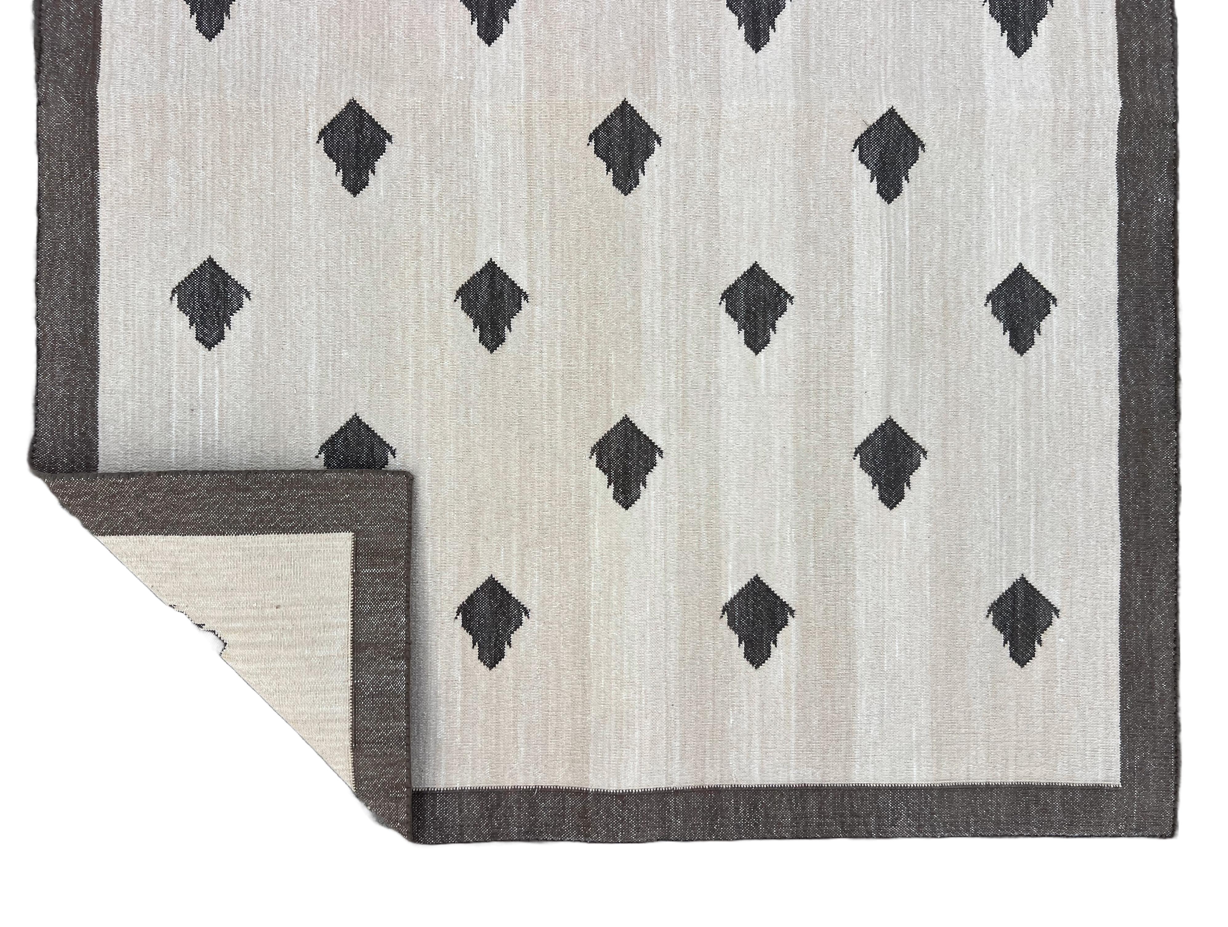 Runner a tessitura piatta in cotone fatto a mano, 3x8 Beige e Marrone Foglia Indiana Dhurrie in vendita 1