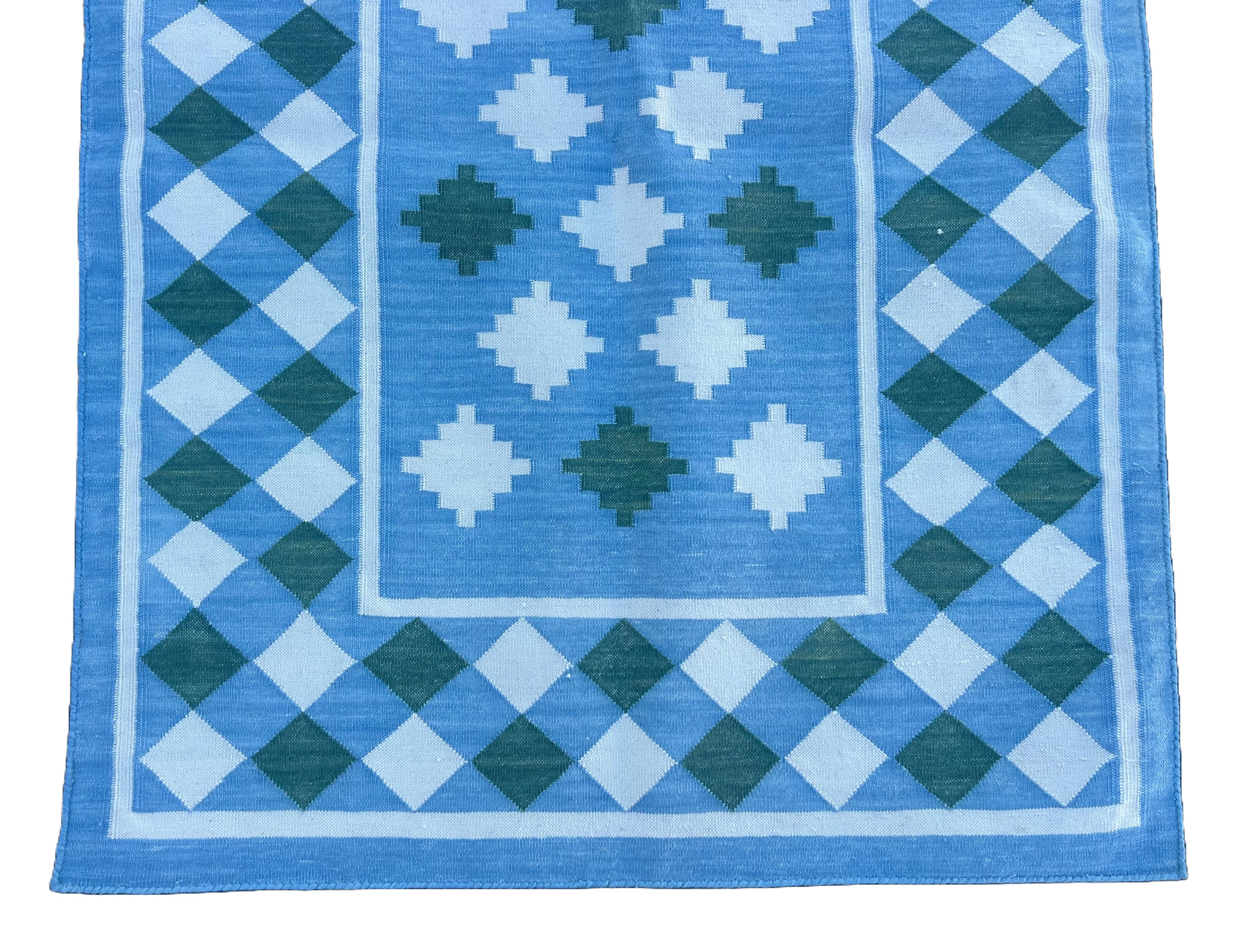 Alfombra Tejida a Mano de Algodón, 3x8 Cuadros Azules y Verdes Dhurrie Indio en venta 1
