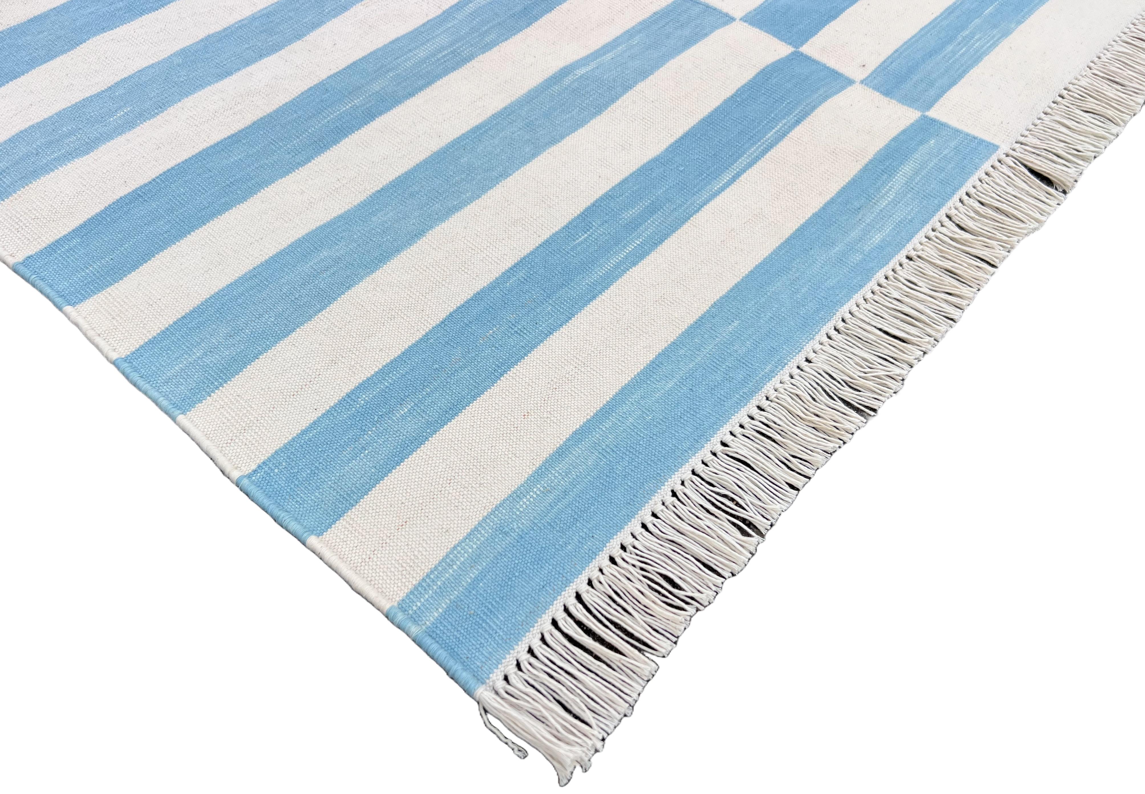 Indiano Runner a trama piatta in cotone fatto a mano, 3x8 a righe bianche e blu, indiano Dhurrie in vendita