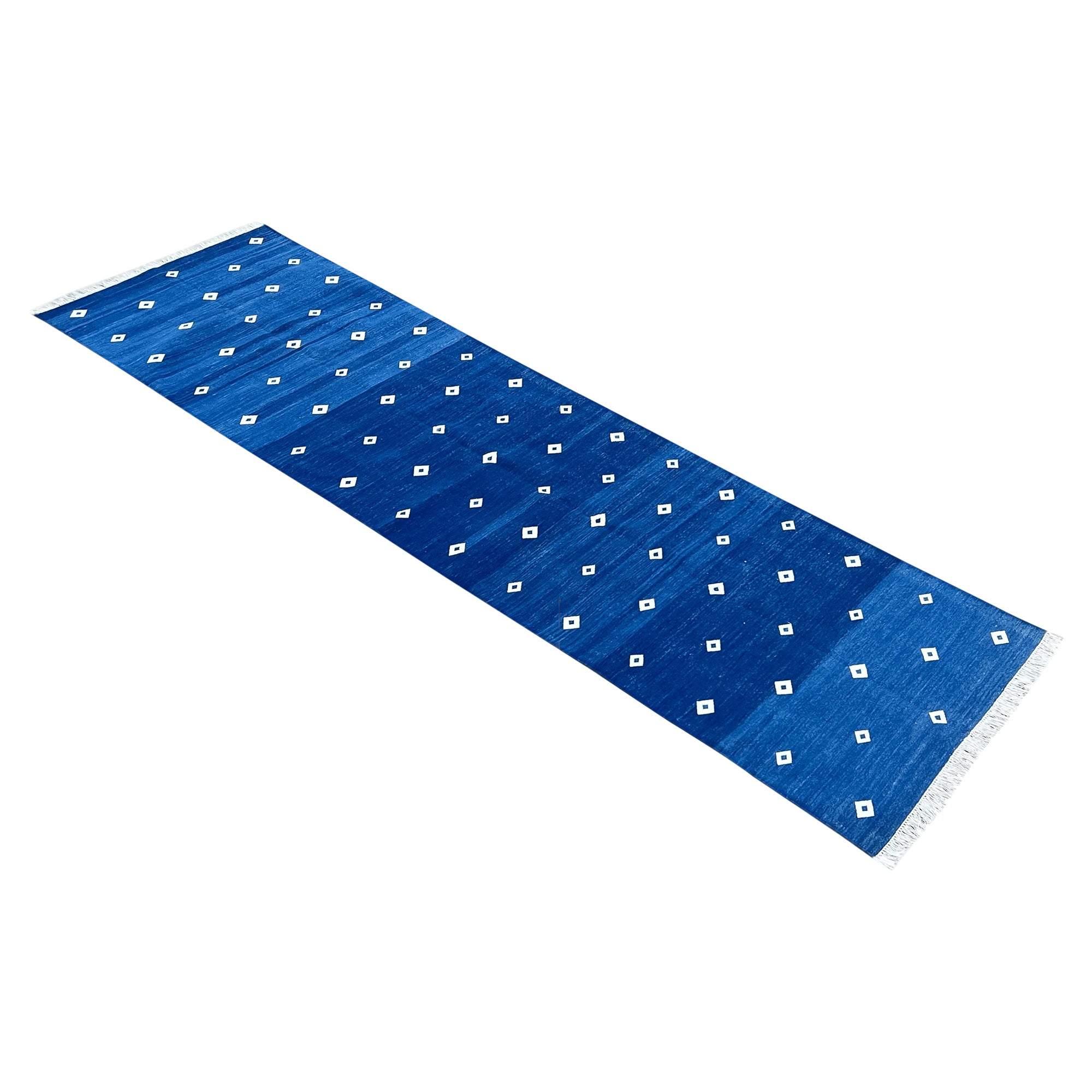 Runner a tessitura piatta in cotone fatto a mano, 3x8 Blu, Whiting Diamante Indiano Dhurrie