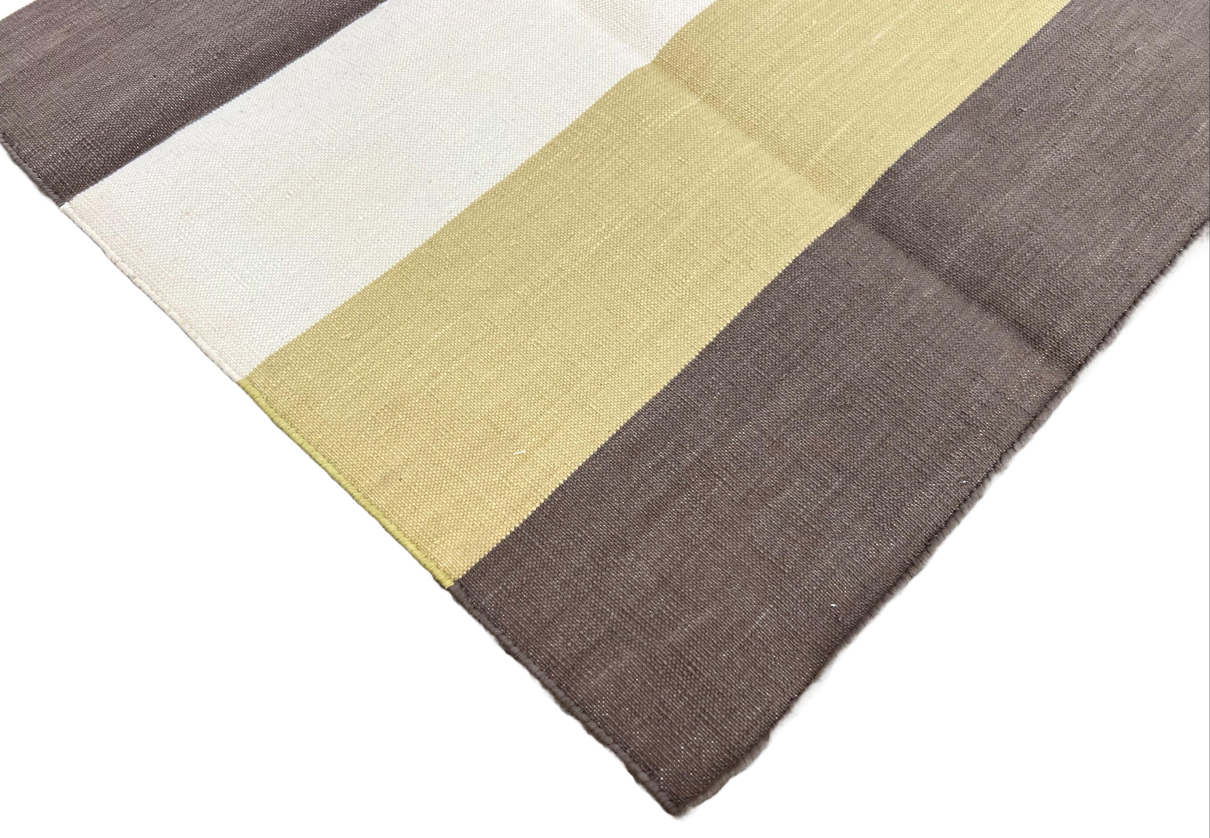 Handmade Cotton Flat Weave Area Rug, 2x3 Brown and Cream Striped Indian Dhurrie (Indisch) im Angebot