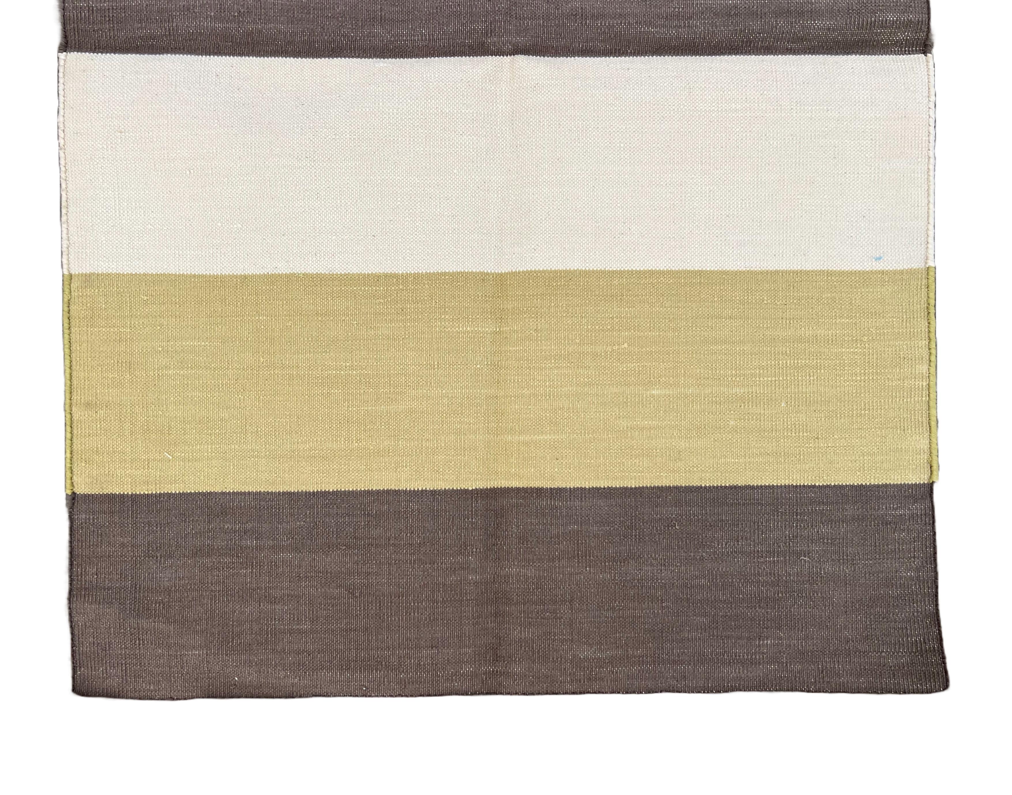 Handmade Cotton Flat Weave Area Rug, 2x3 Brown and Cream Striped Indian Dhurrie im Zustand „Neu“ im Angebot in Jaipur, IN