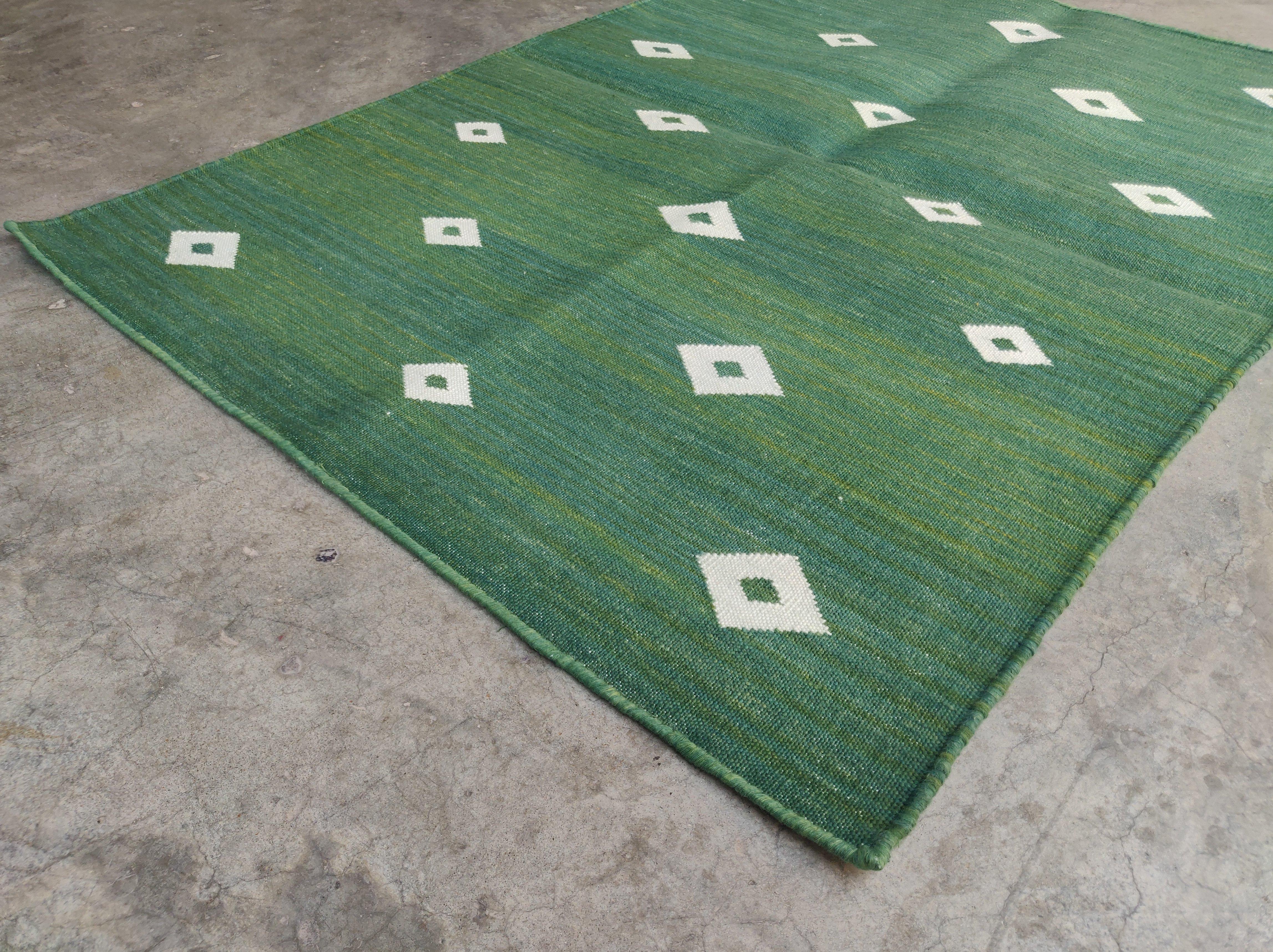 Handmade Cotton Flat Weave Area Rug, 2x3 Green And White Diamond Indian Dhurrie In New Condition For Sale In Jaipur, IN