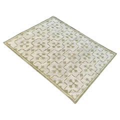 Handgefertigter Flachgewebe-Teppich aus Baumwolle, 6x9, beige und grüner und blattgrüner indischer Dhurrie-Teppich