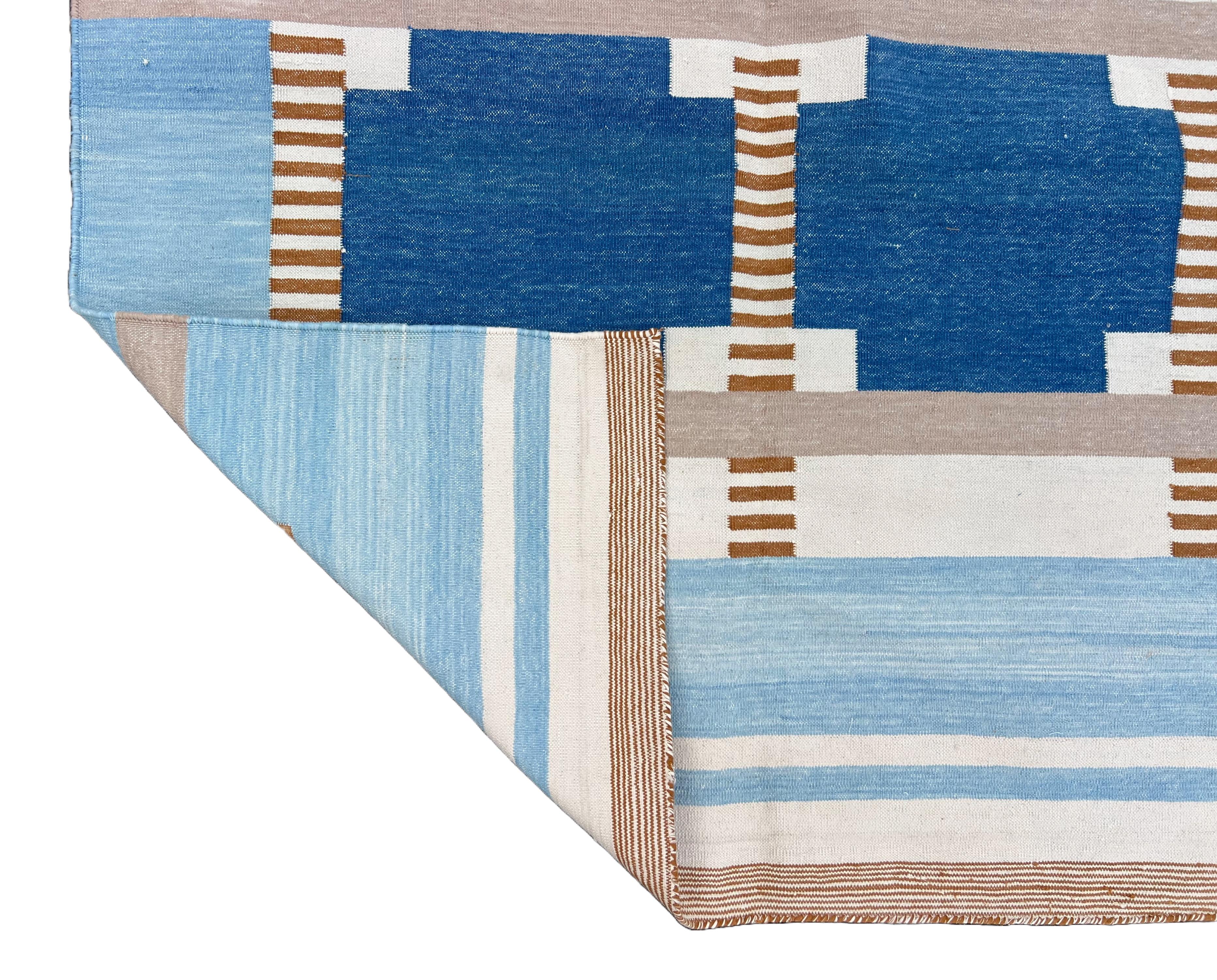 Handmade Cotton Flat Weave Area Rug, 6x9 Blue And Beige Geometric Indian Dhurrie For Sale 4