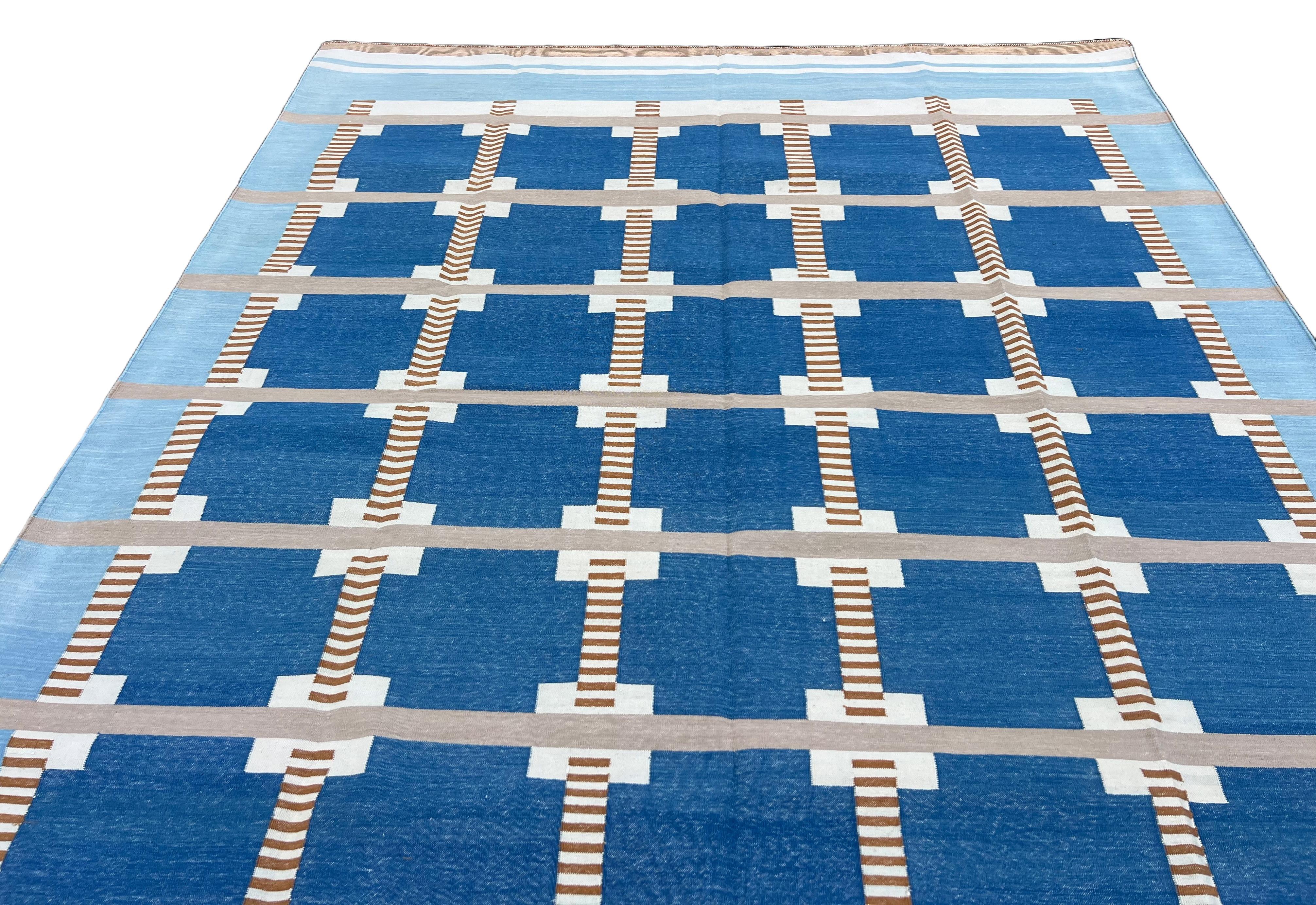 Handmade Cotton Flat Weave Area Rug, 6x9 Blue And Beige Geometric Indian Dhurrie For Sale 2