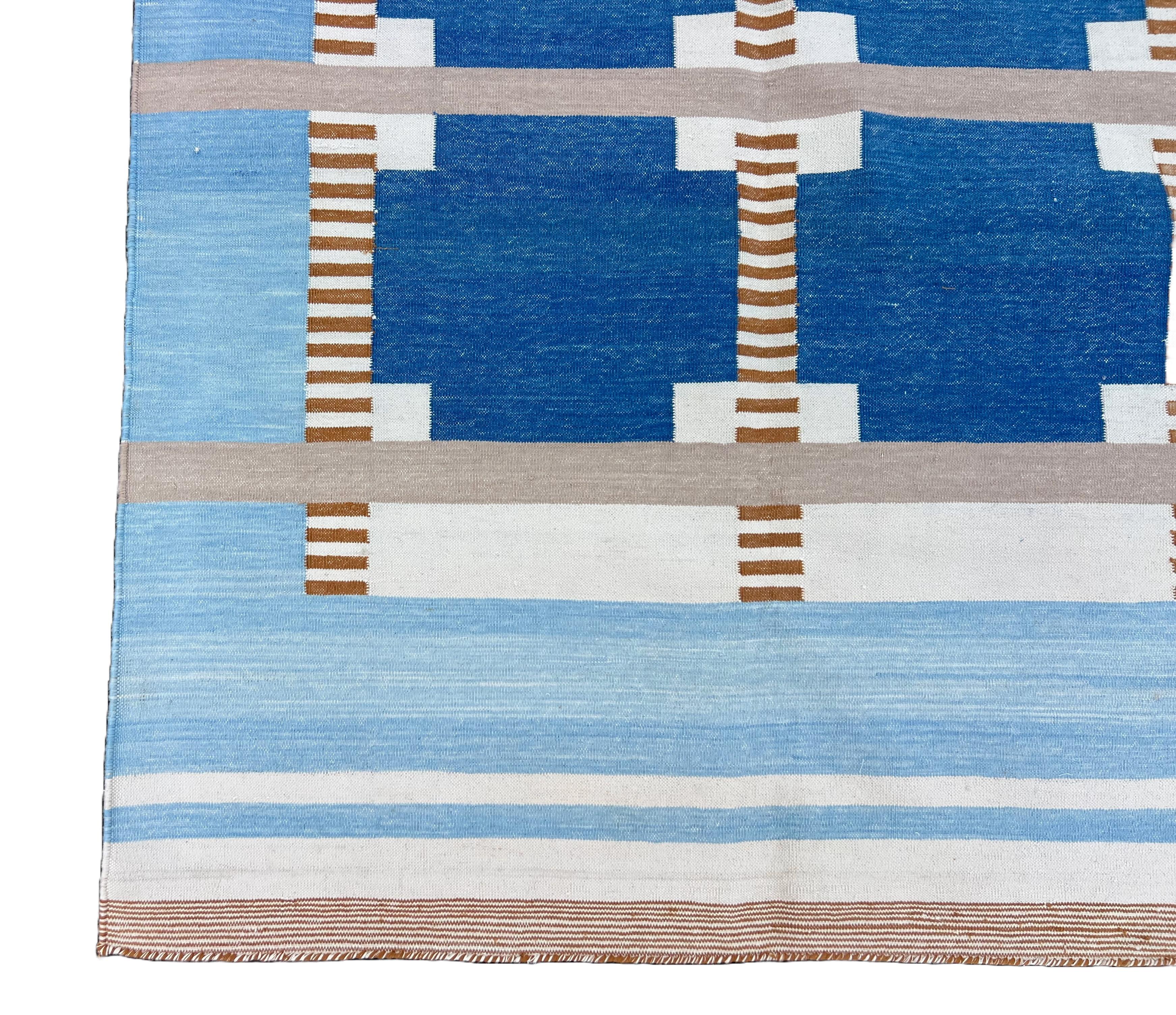 Handmade Cotton Flat Weave Area Rug, 6x9 Blue And Beige Geometric Indian Dhurrie For Sale 3