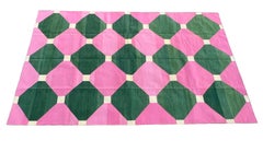 Handgefertigter Flachgewebe-Teppich aus Baumwolle, 6x9, rosa und grüner Kacheln, indischer Dhurrie-Teppich