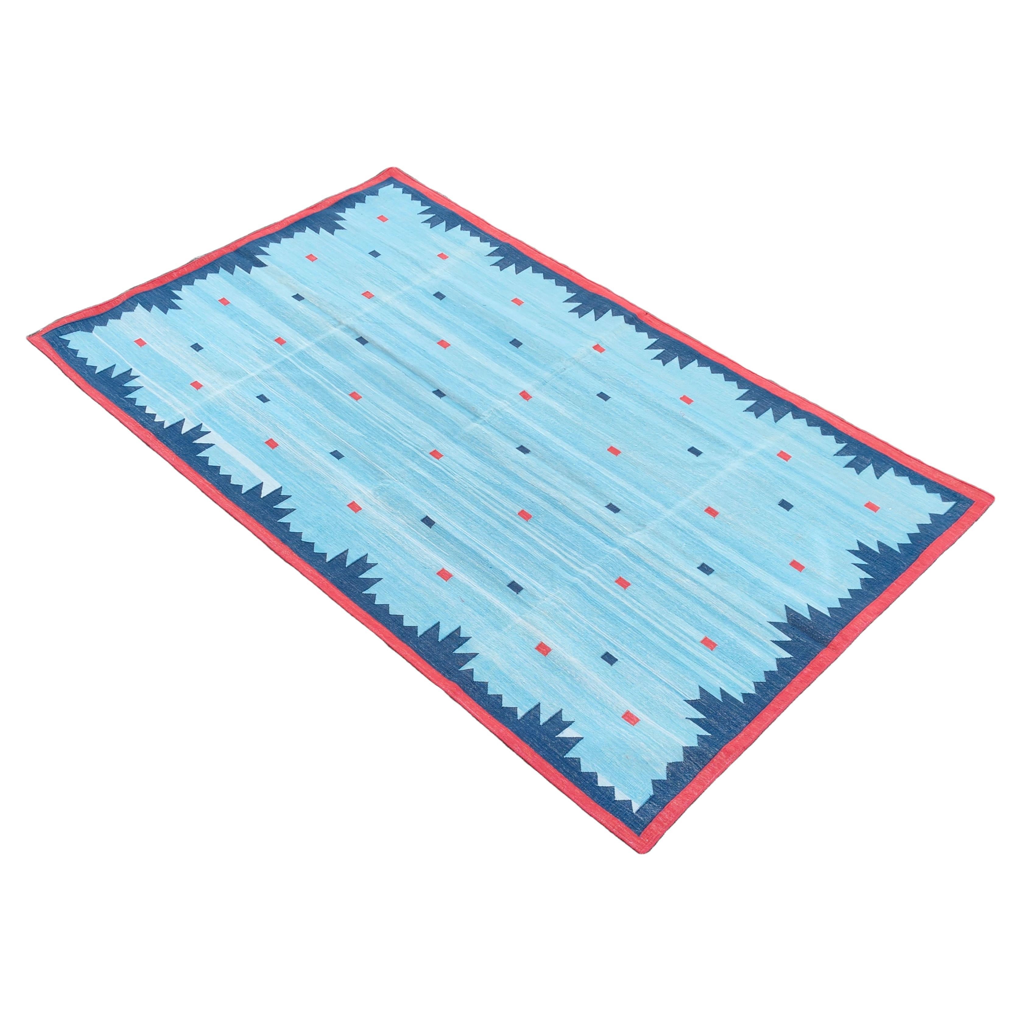 Handgefertigter Flachgewebe-Teppich aus Baumwolle, 5x8 Blau Rot Geometrischer Diamant Indischer Dhurrie