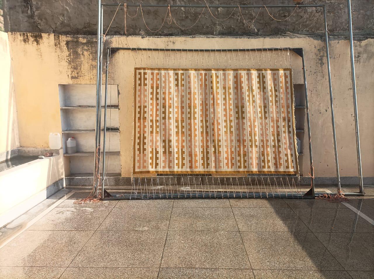 Tapis en coton tissé à plat, 6x9 jaune, blanc Marianne Indian Stripe Dhurrie en vente 3