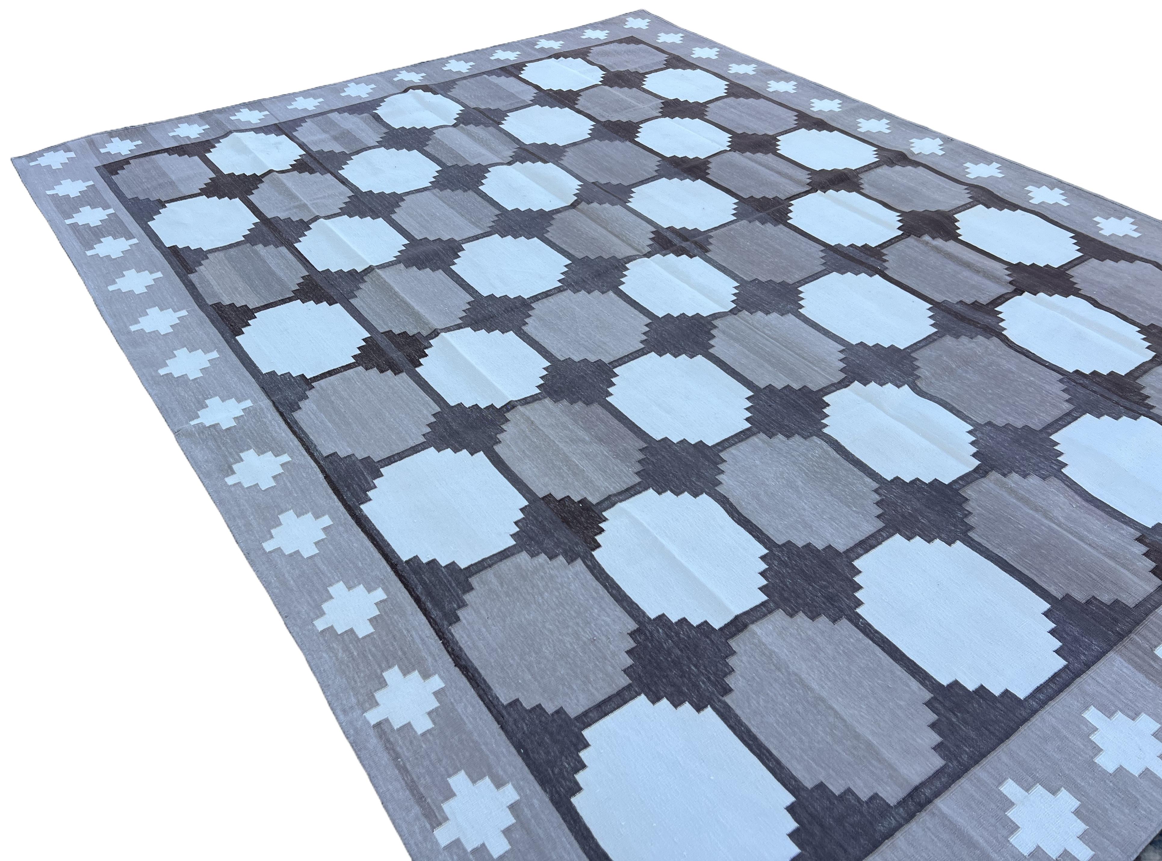 Handmade Cotton Flat Weave Rug, 8x10 Beige And Brown Swedish Tile Indian Dhurrie en Nuevo estado para la venta en Jaipur, IN