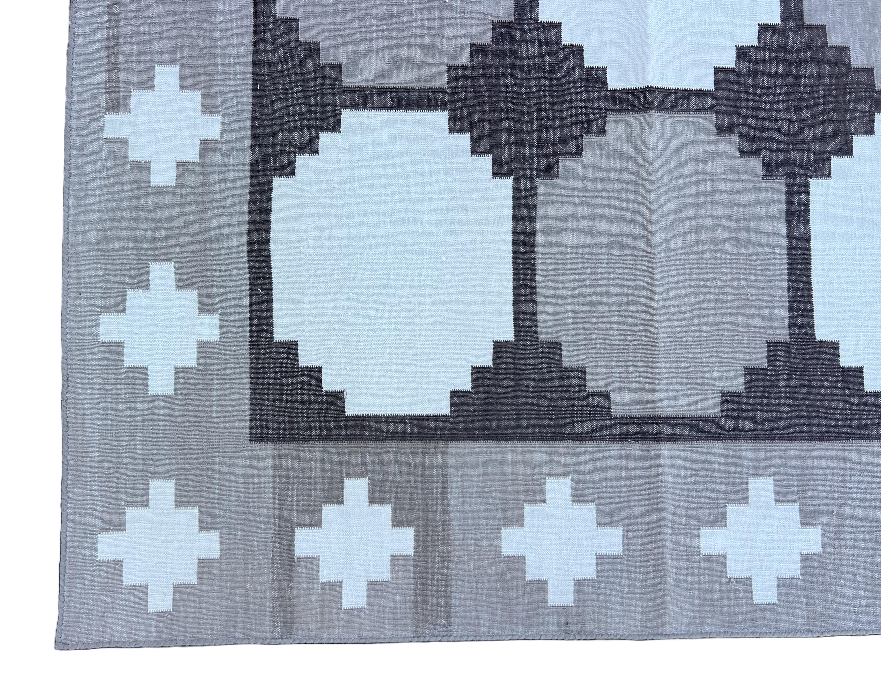 Handmade Cotton Flat Weave Rug, 8x10 Beige And Brown Swedish Tile Indian Dhurrie en venta 1