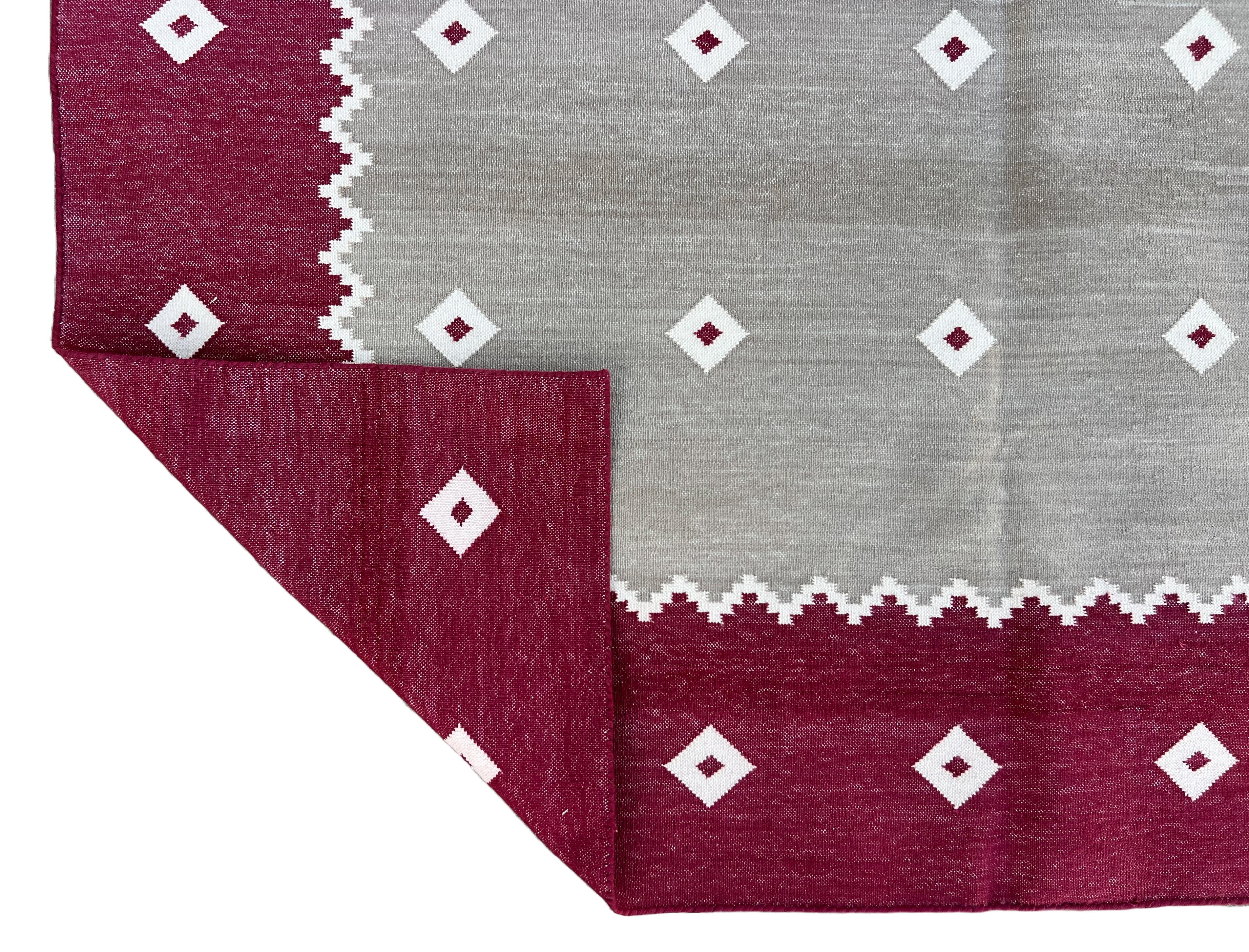 Tapis Dhurrie en coton tissé à la main, 8 x 10, beige, rose à motif de diamants indiens en vente 3